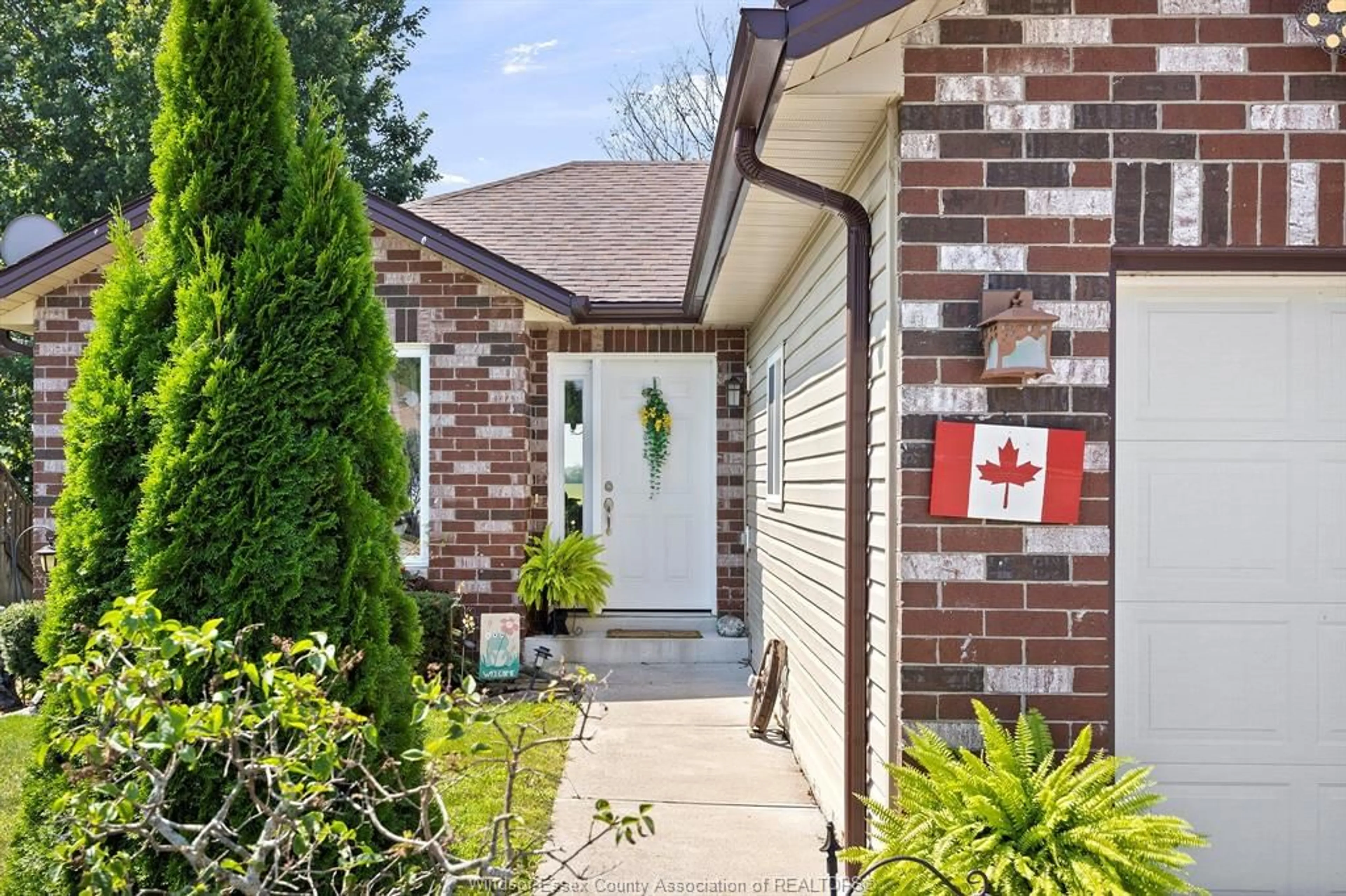 Home with brick exterior material, street for 71 SHEPLEY, Harrow Ontario N0R 1G0