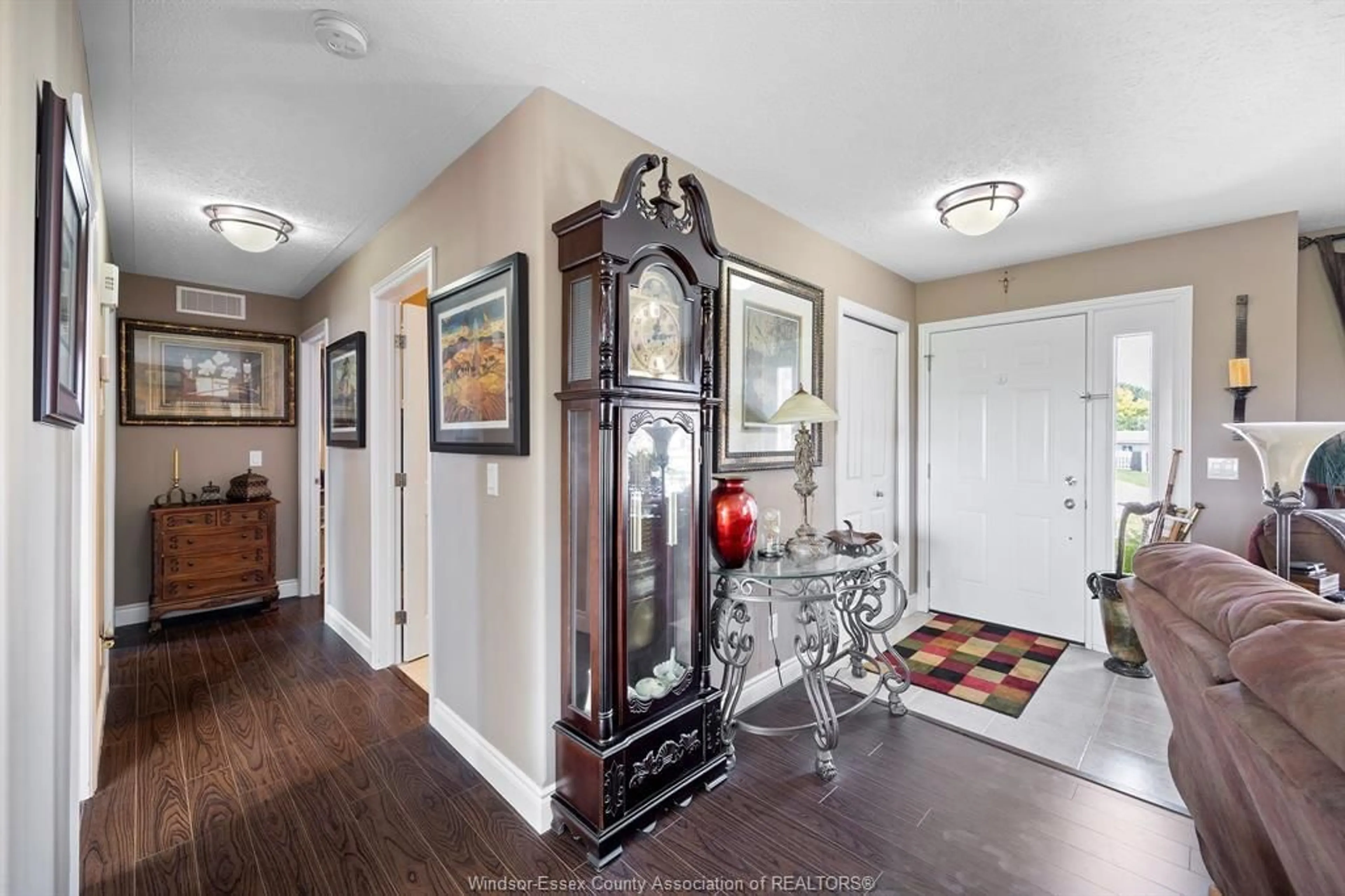 Indoor entryway for 71 SHEPLEY, Harrow Ontario N0R 1G0