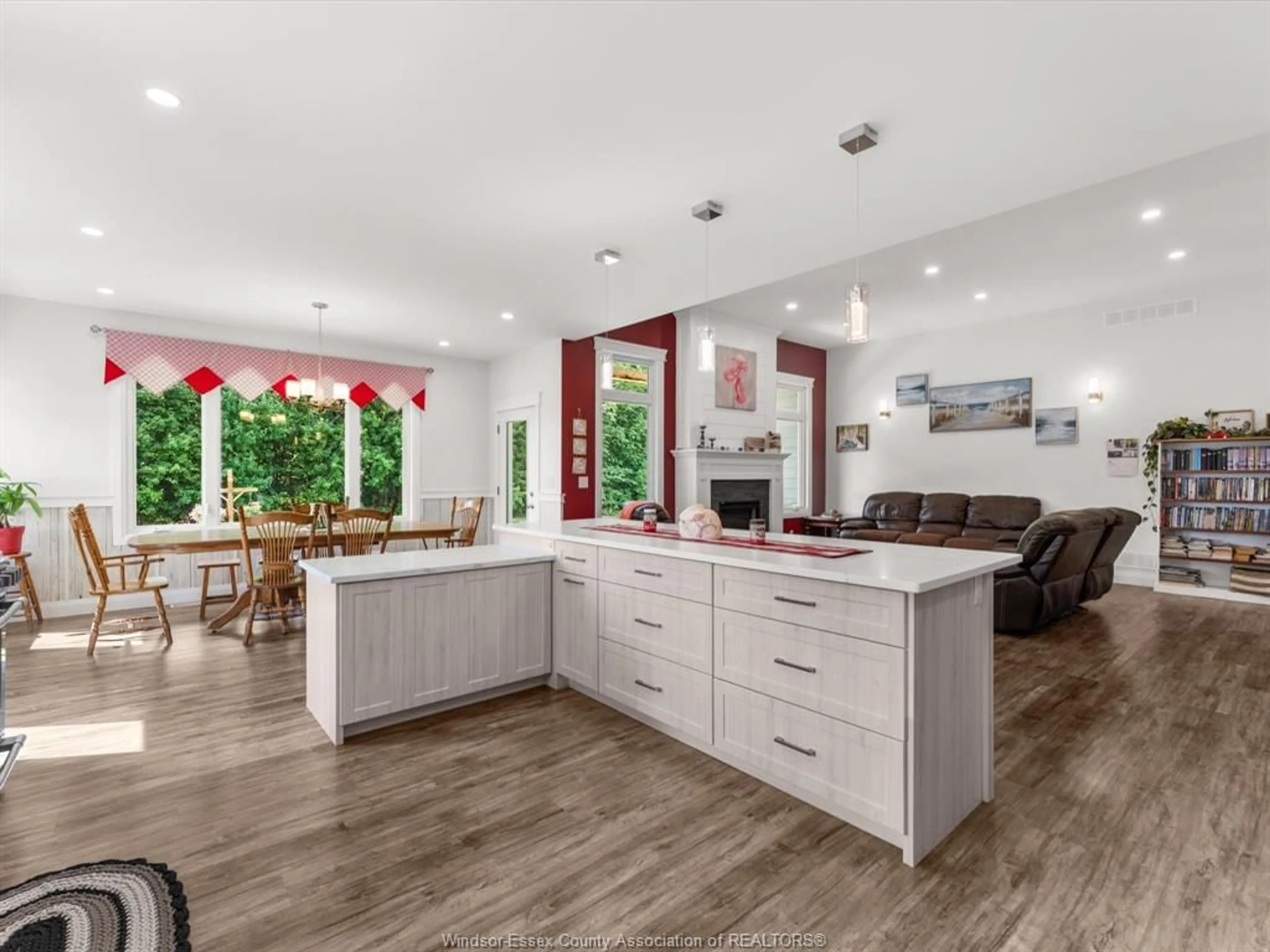 Open concept kitchen, unknown for 1808 MERSEA RD 10, Leamington Ontario N0P 2J0