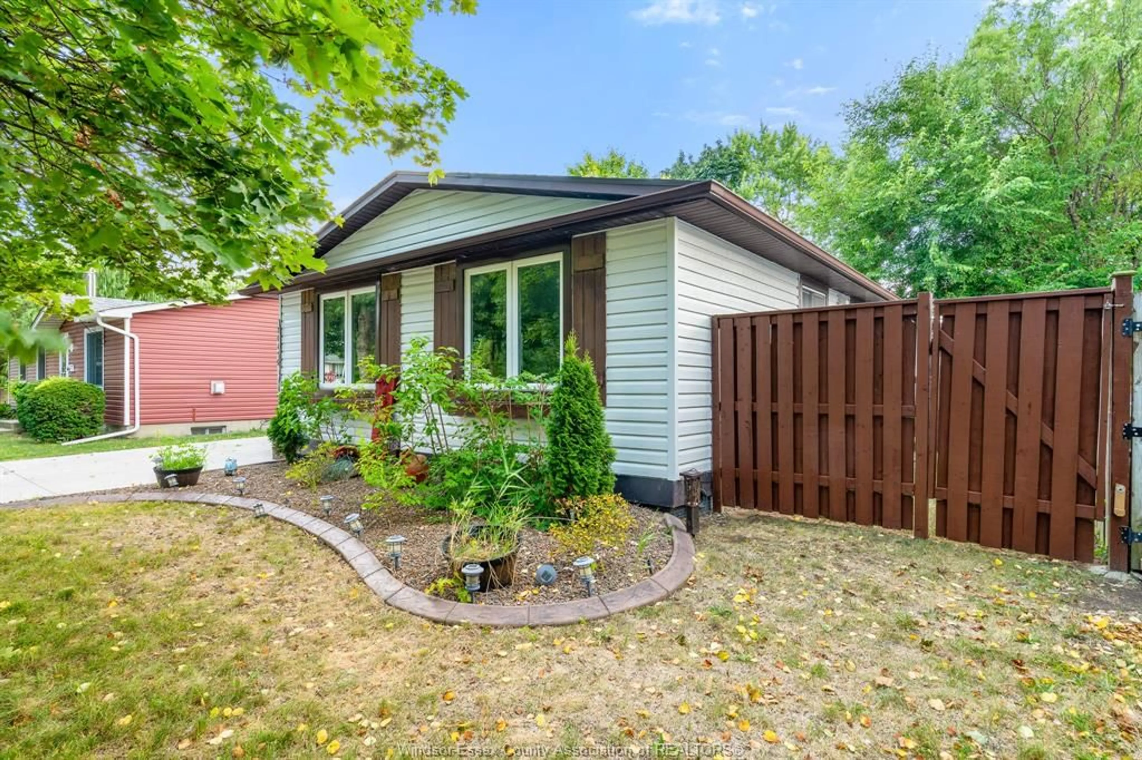 Shed for 10475 CALEDON Crt, Windsor Ontario N8R 1C7