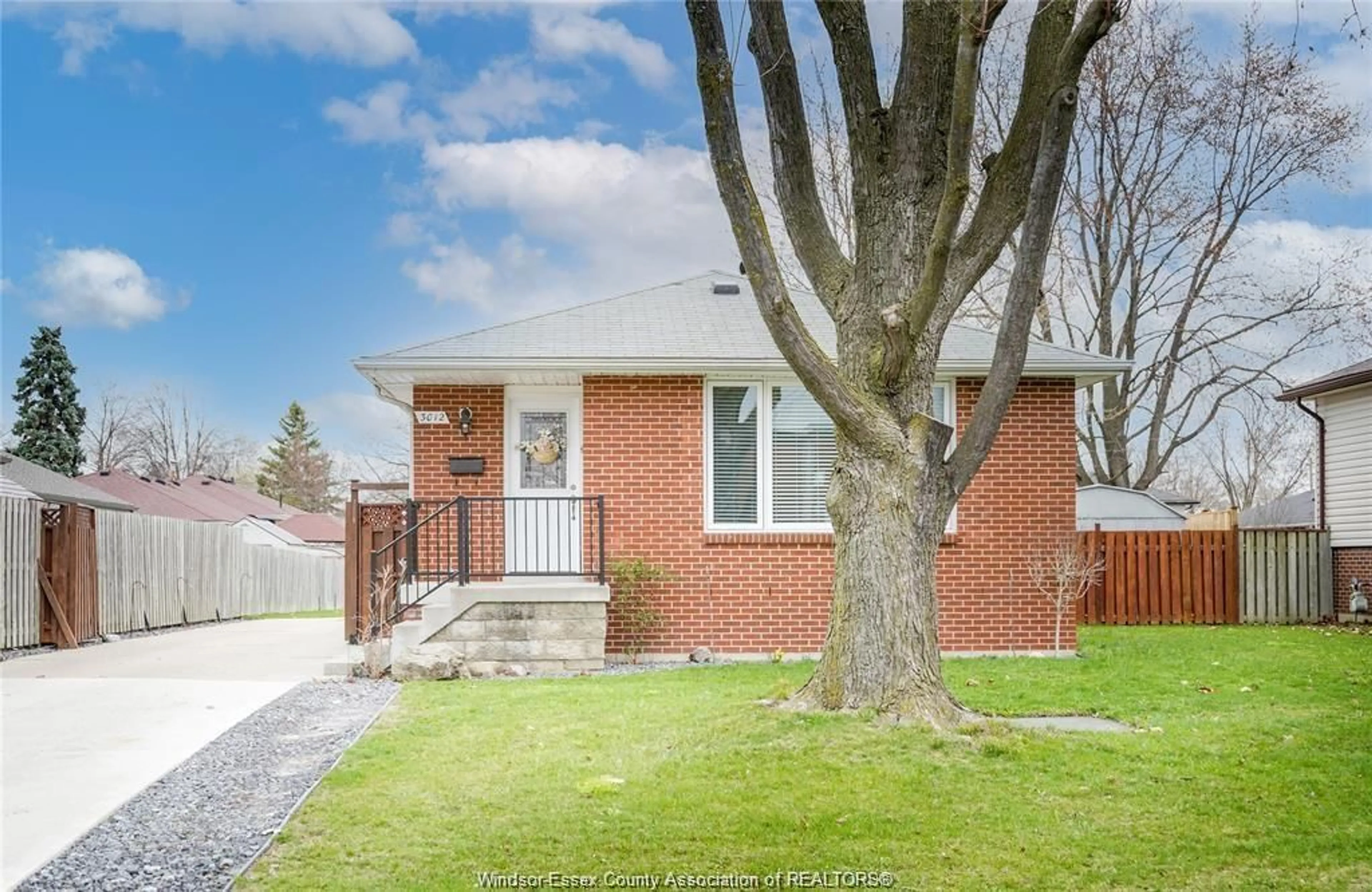 Home with brick exterior material, street for 3012 GRANDVIEW St, Windsor Ontario N8T 2L9