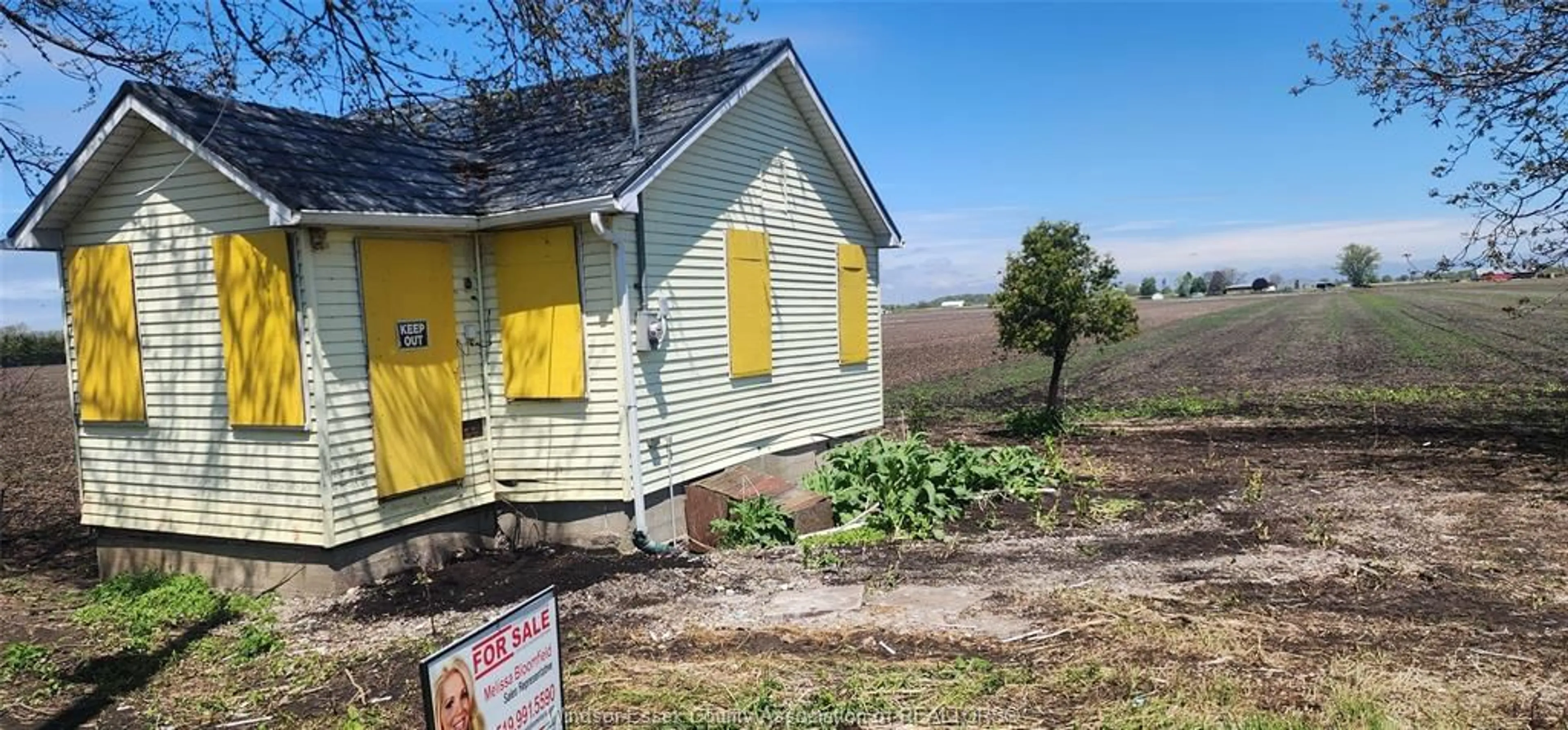Shed for 1817 MERSEA RD E, Leamington Ontario N8H 3V4