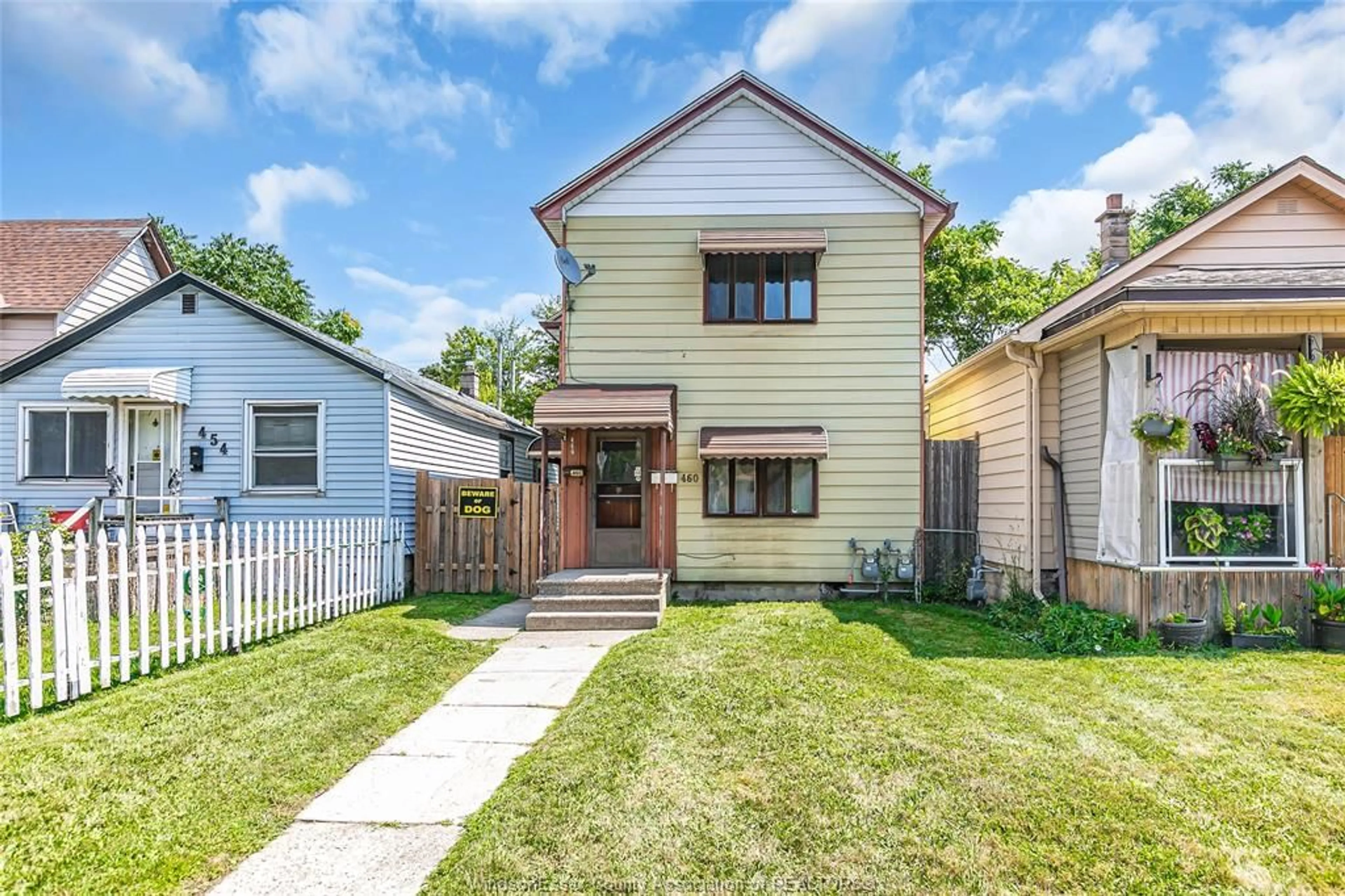 Home with brick exterior material, street for 460 AYLMER, Windsor Ontario N9A 1T6