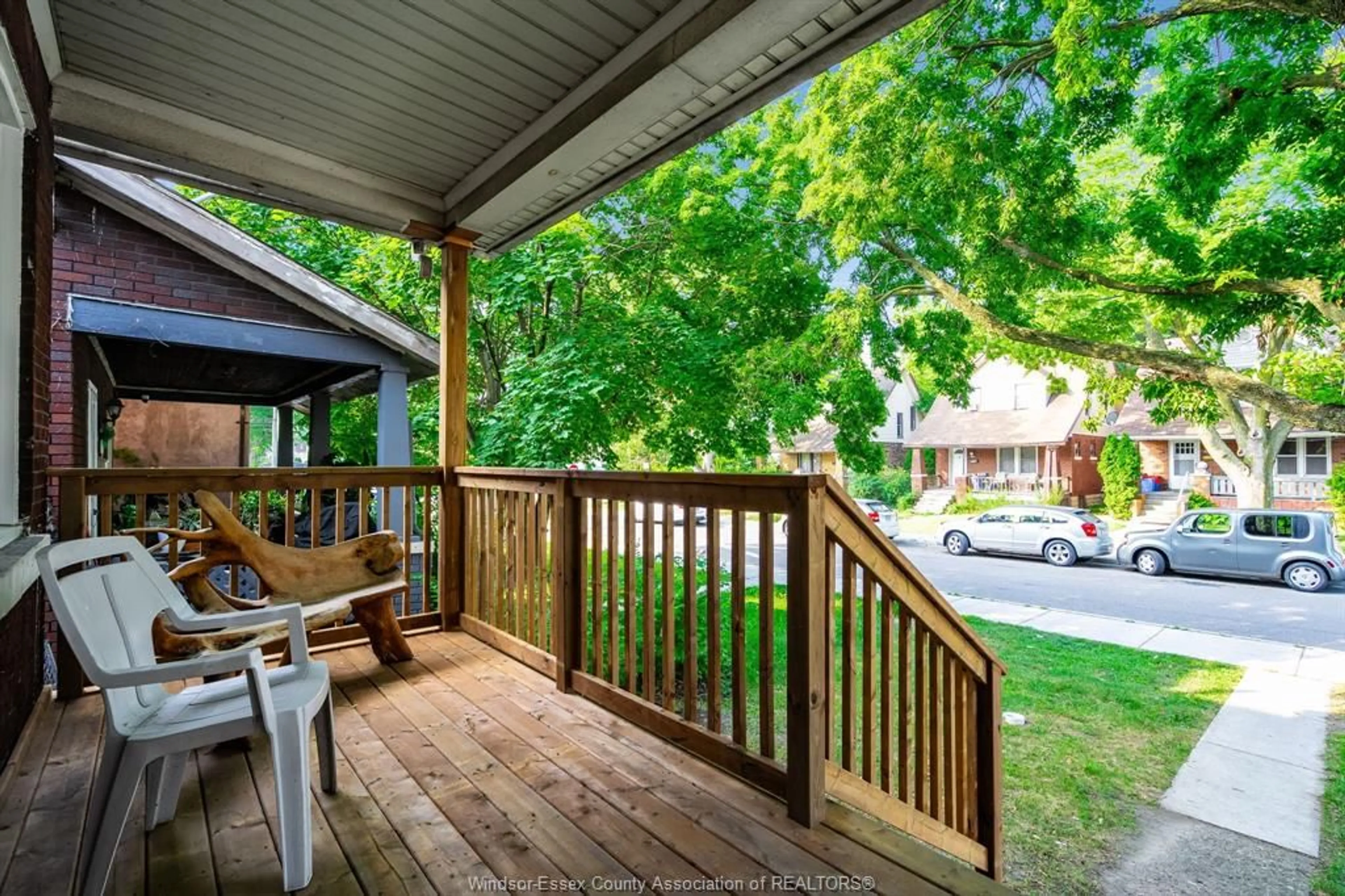 Patio, street for 870 Curry, Windsor Ontario N9B 2C2