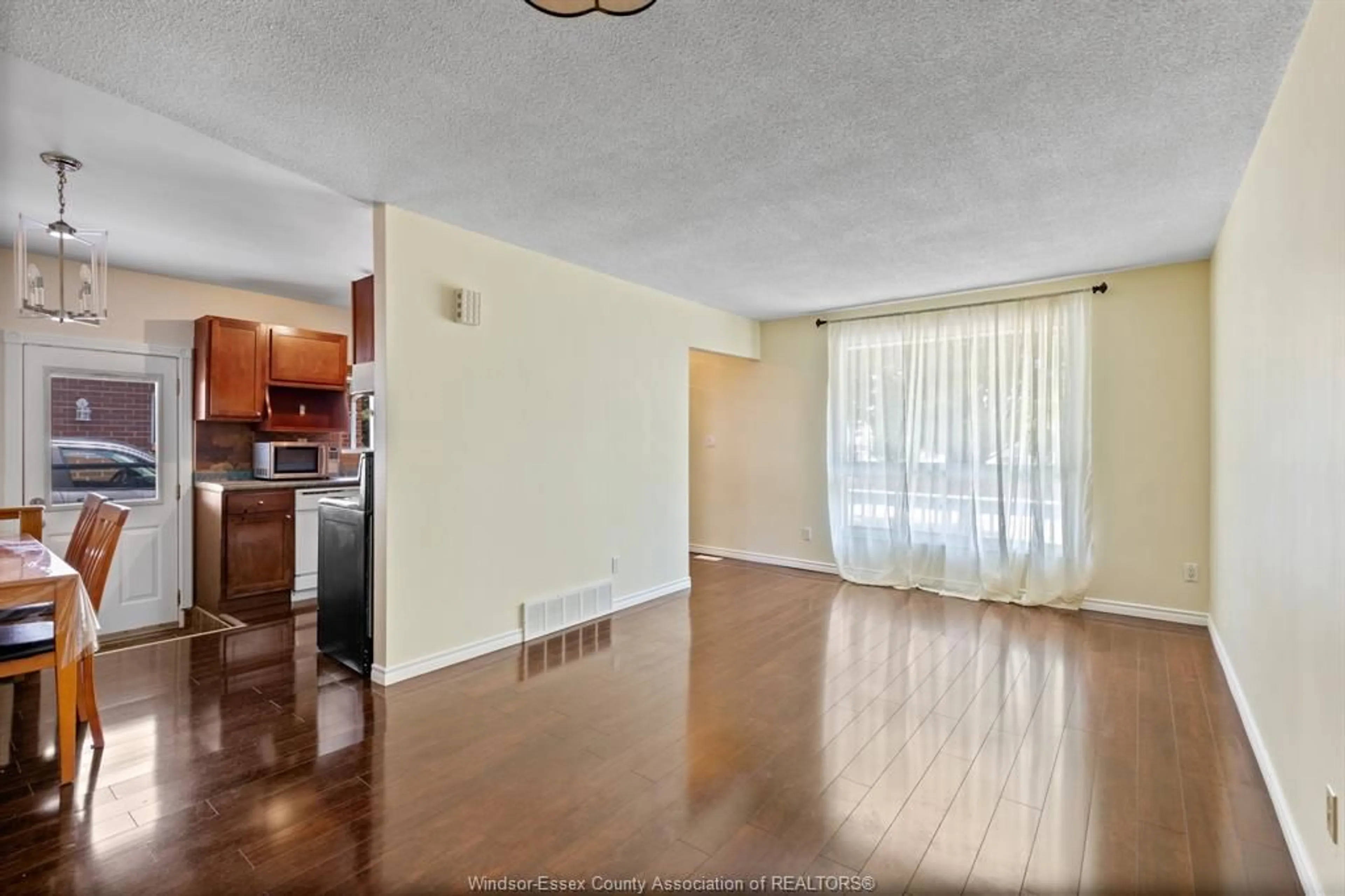 Unknown for 2943 JEFFERSON, Windsor Ontario N8T 3J1