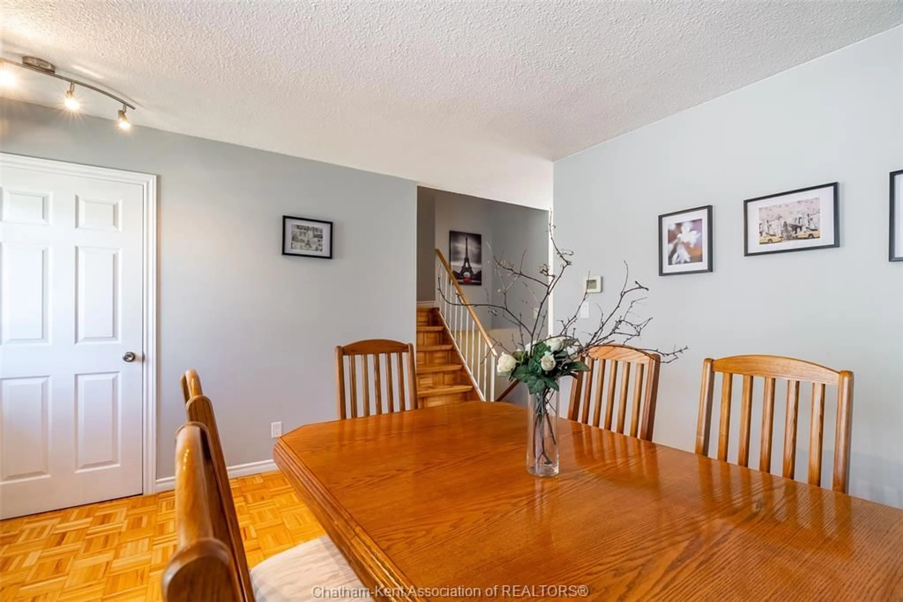 Dining room, unknown for 414 McNaughton Ave, Chatham Ontario N7L 2G9
