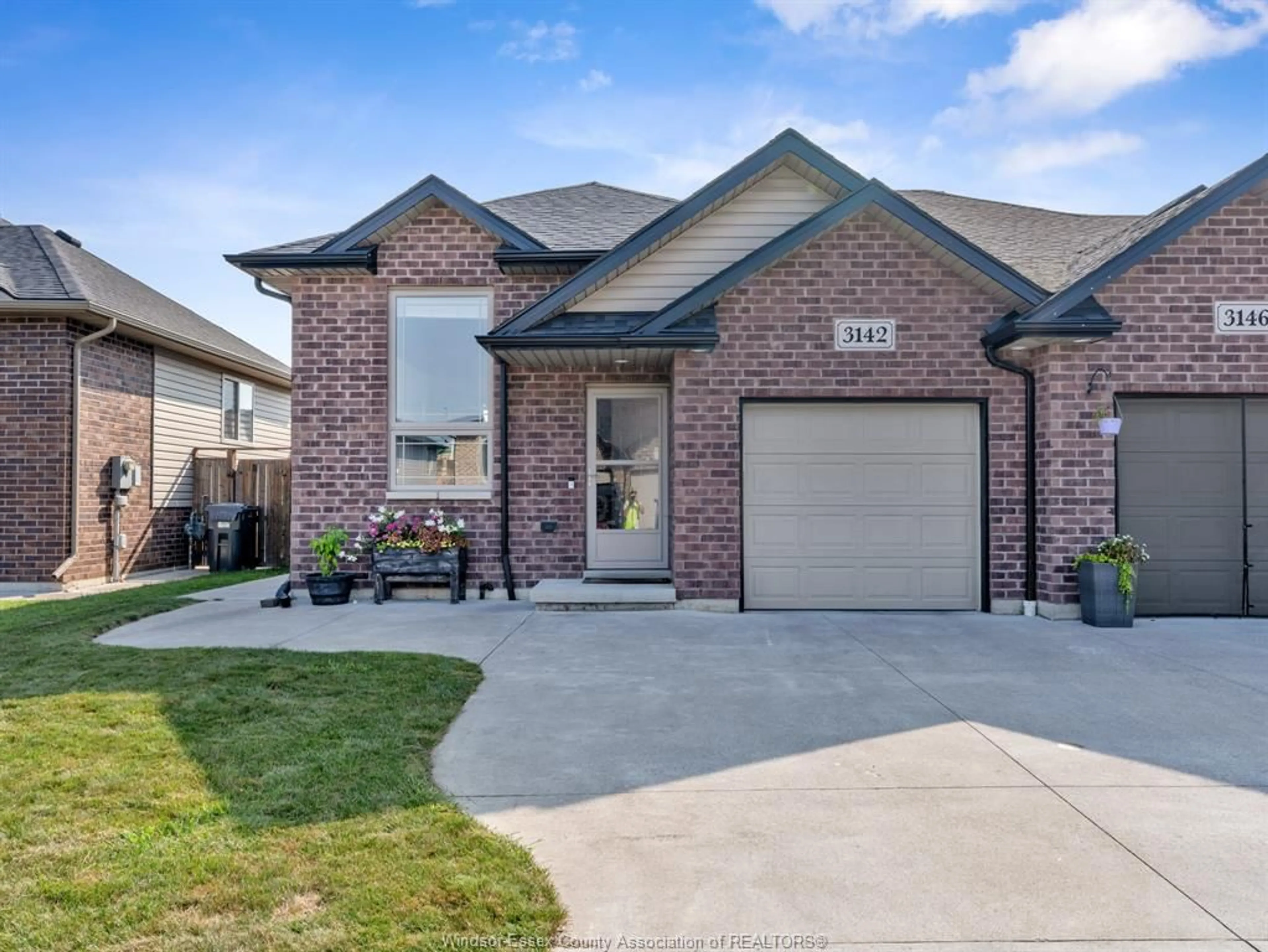 Home with brick exterior material, street for 3142 VIOLA Cres, Windsor Ontario N8N 0A1
