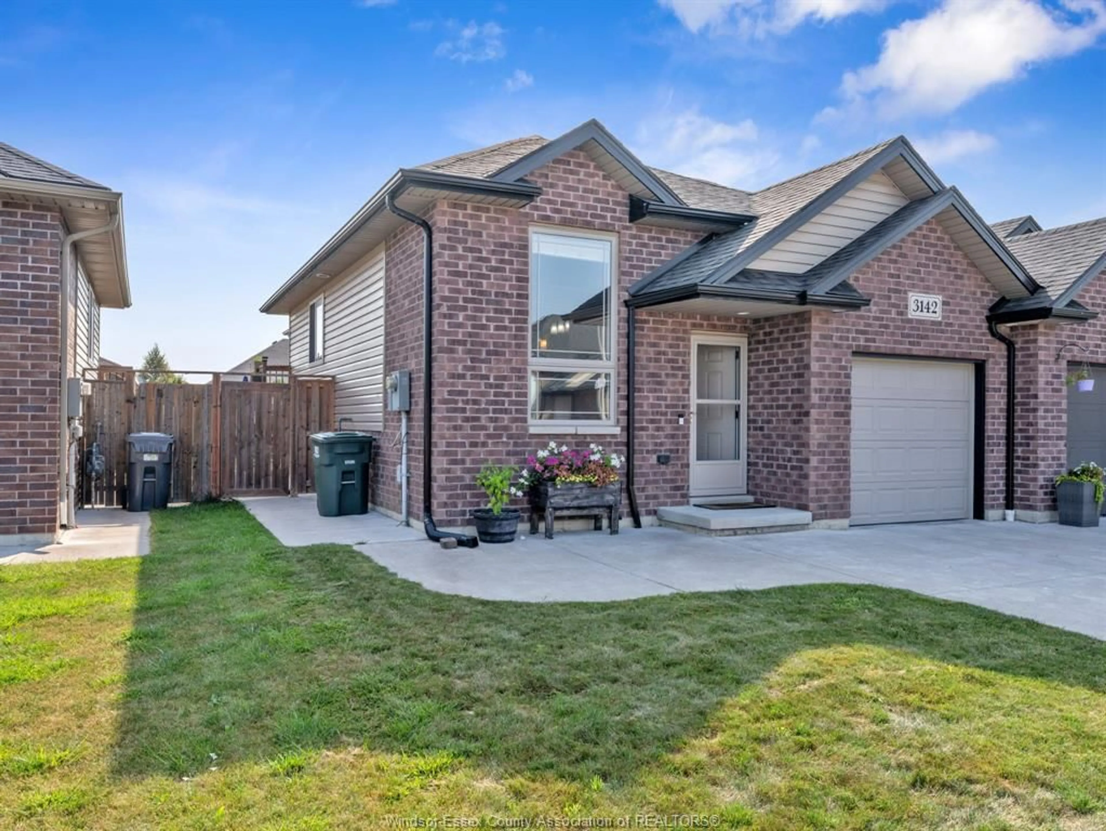 Home with brick exterior material, street for 3142 VIOLA Cres, Windsor Ontario N8N 0A1