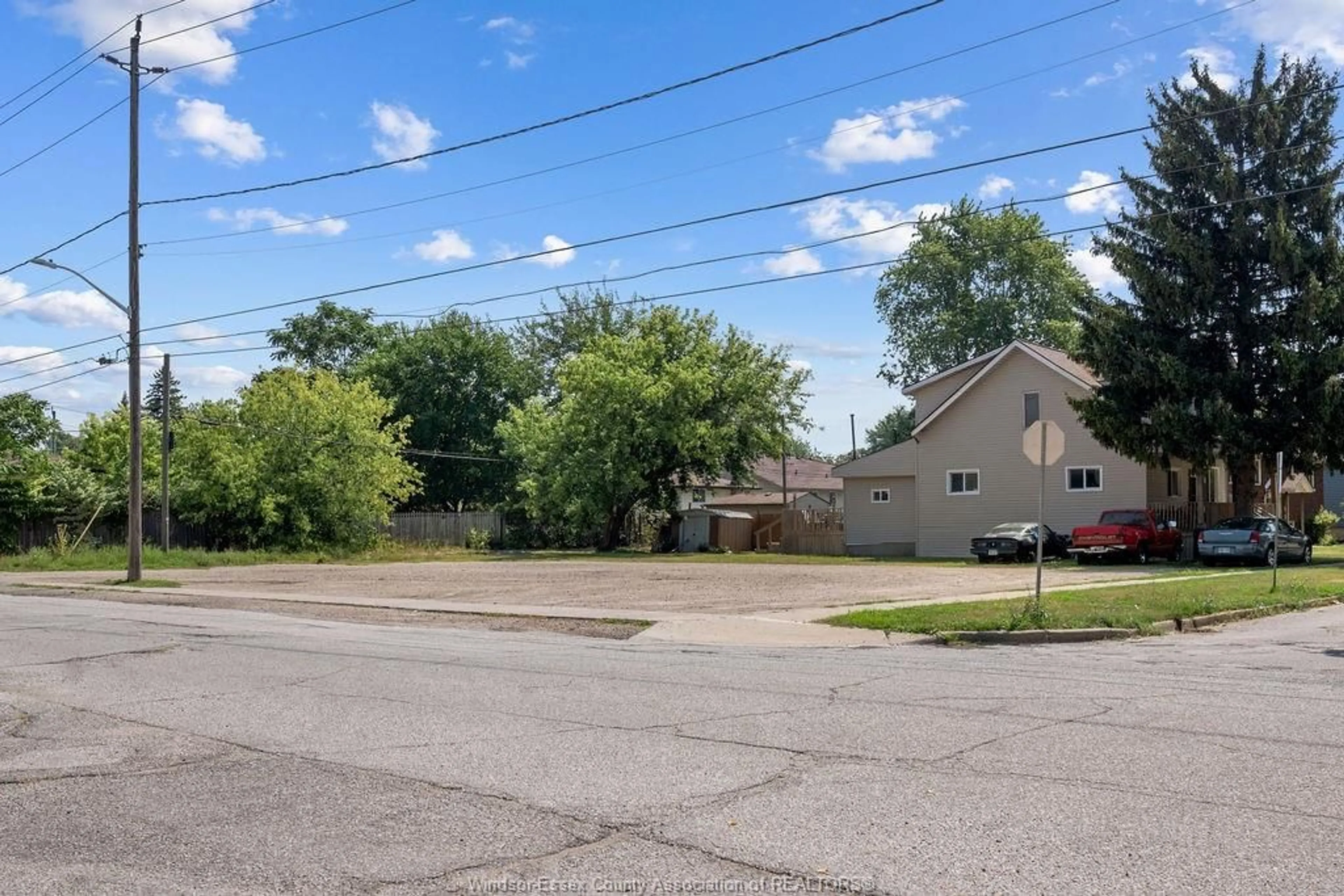 A pic from outside/outdoor area/front of a property/back of a property/a pic from drone, street for V/L HIGH STREET, Windsor Ontario N8Y 4B2