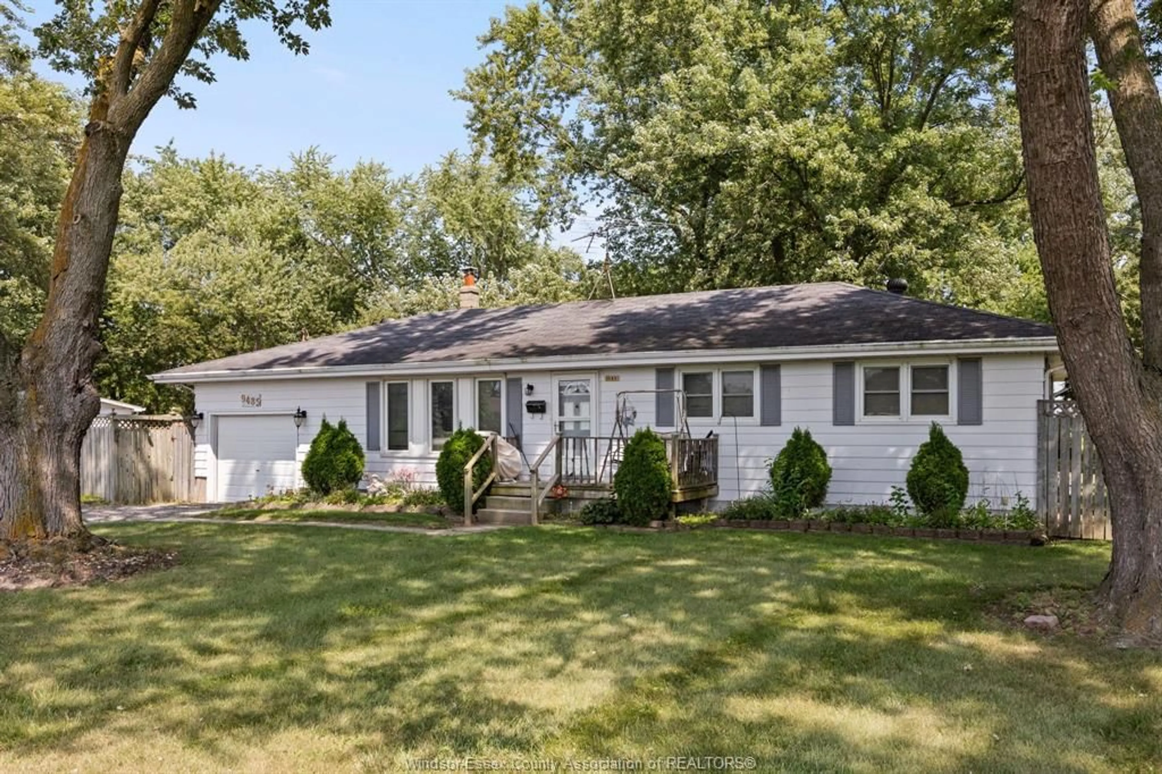 Home with vinyl exterior material, street for 9485 MALDEN Rd, LaSalle Ontario N9J 2W3