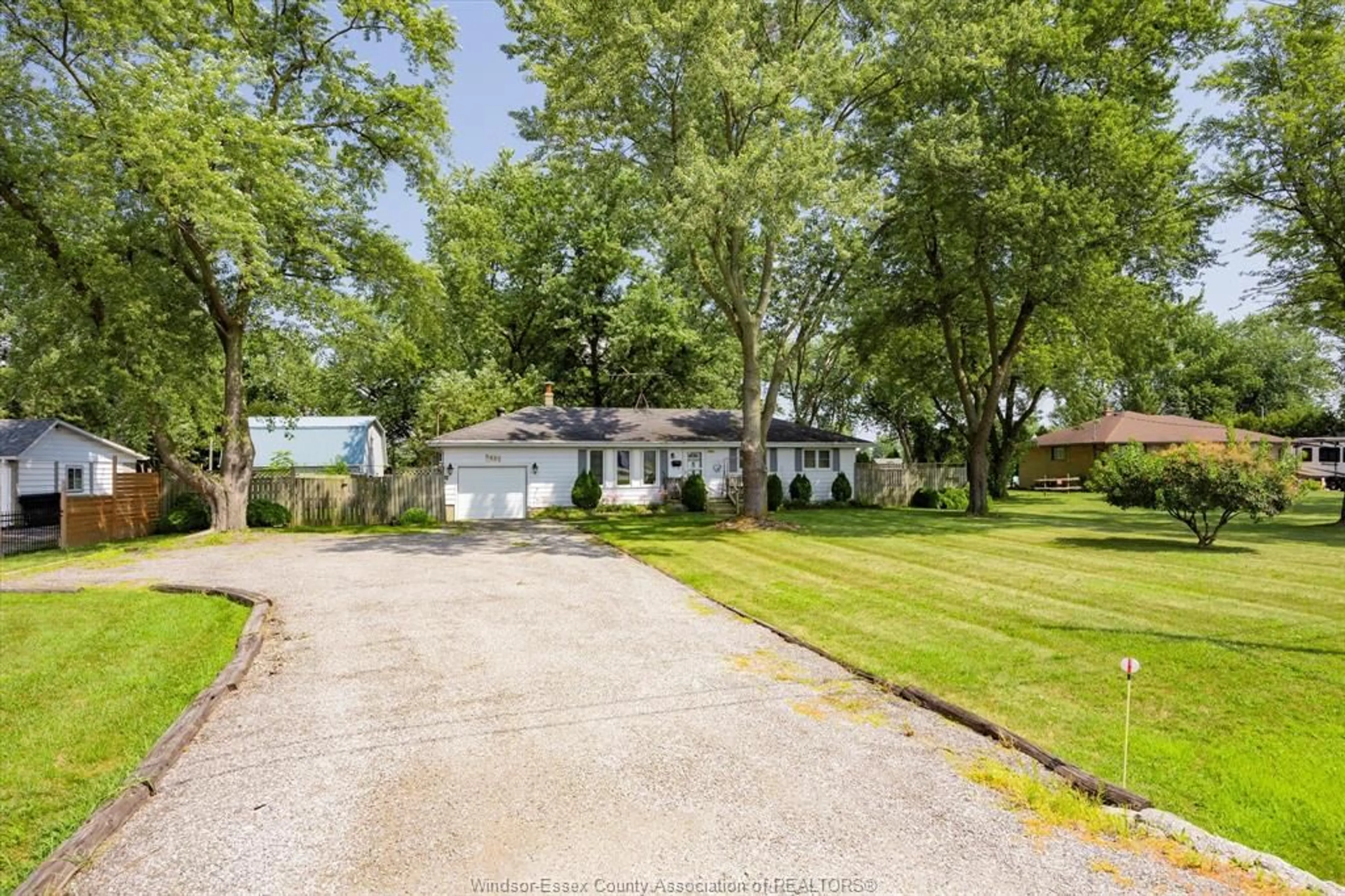A pic from outside/outdoor area/front of a property/back of a property/a pic from drone, street for 9485 MALDEN Rd, LaSalle Ontario N9J 2W3
