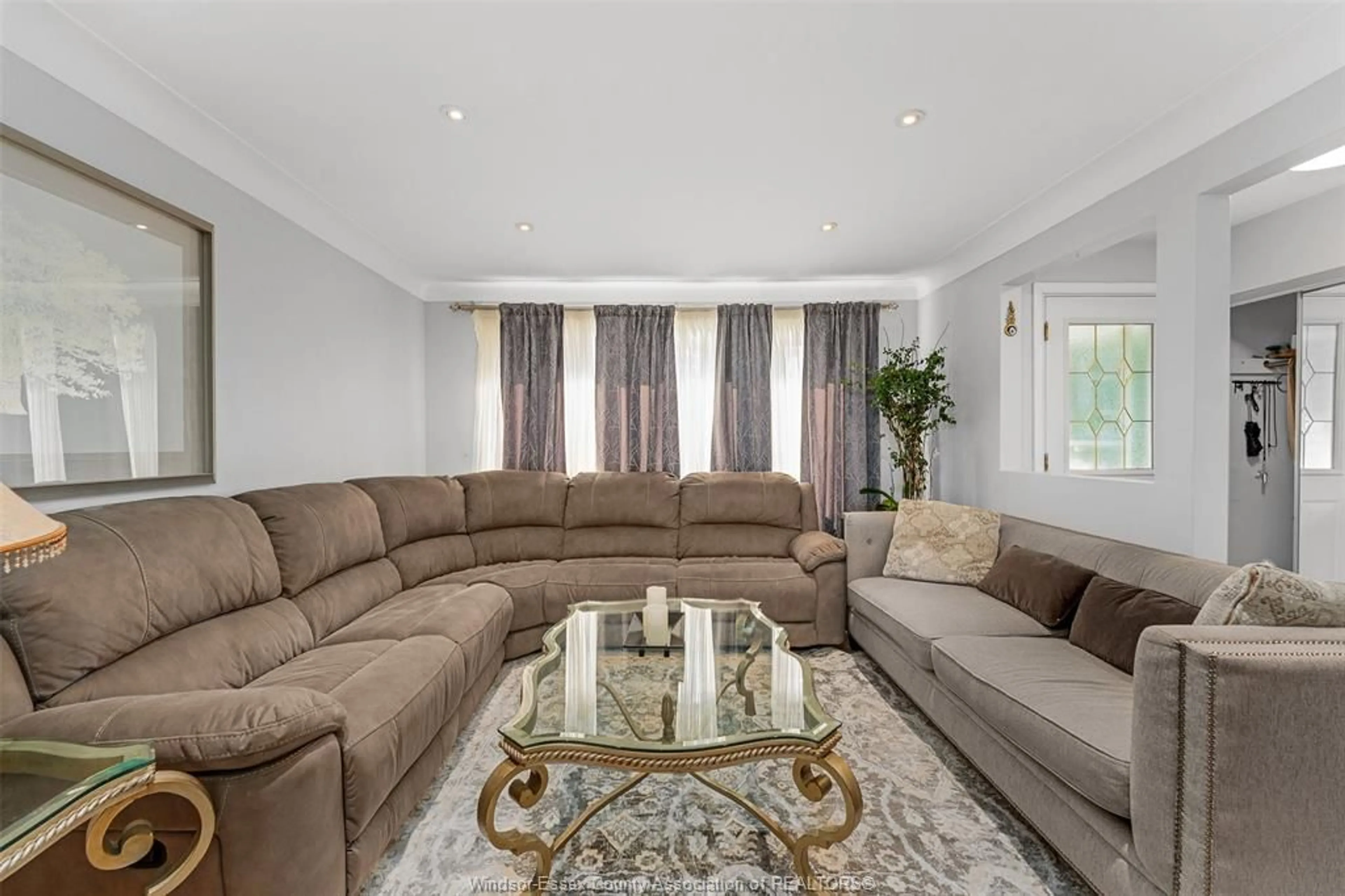 Living room with furniture, unknown for 2480 EVERTS, Windsor Ontario N9E 2T7