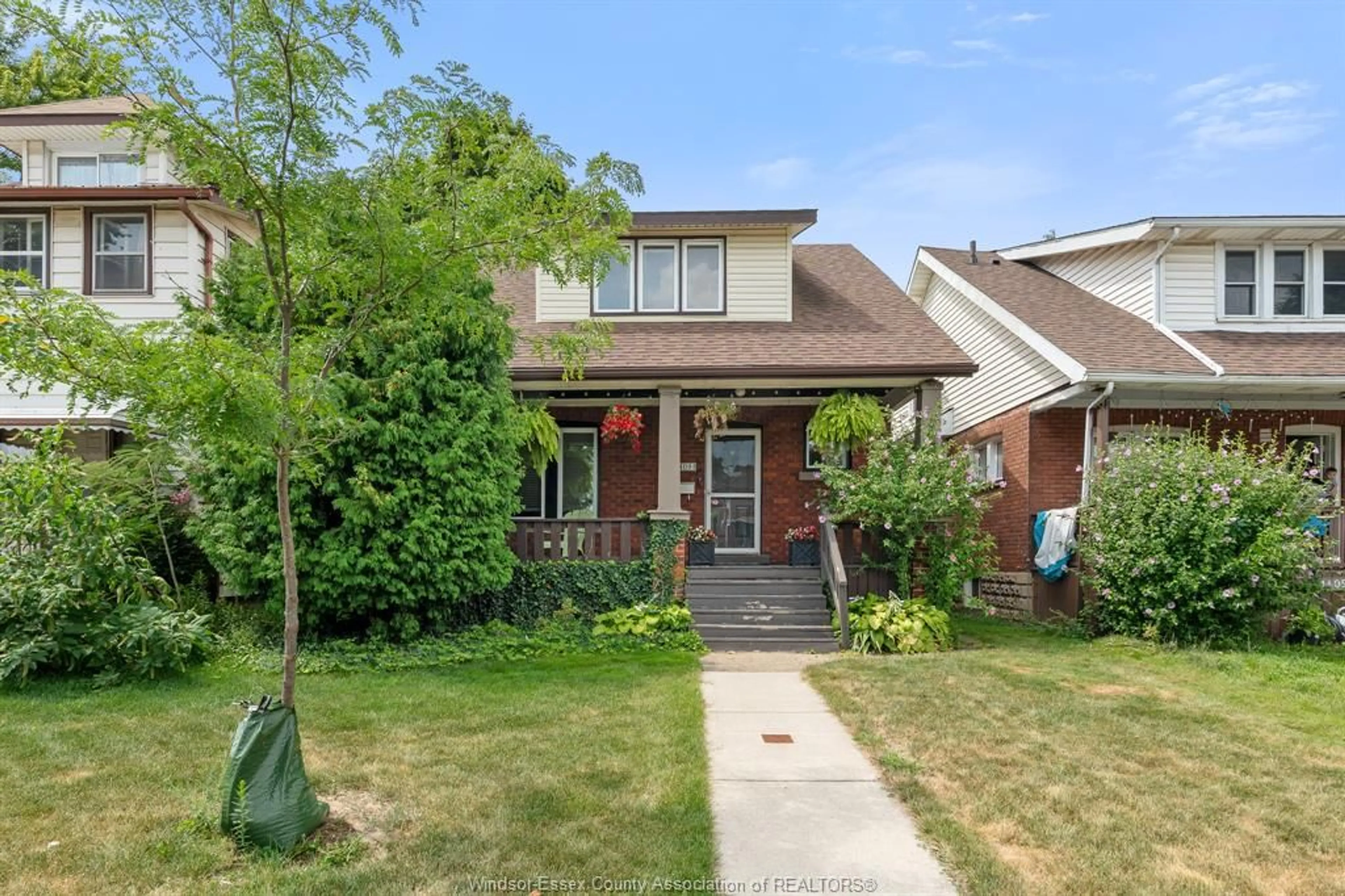 Home with brick exterior material, street for 1409 MARENTETTE Ave, Windsor Ontario N9X 4E2