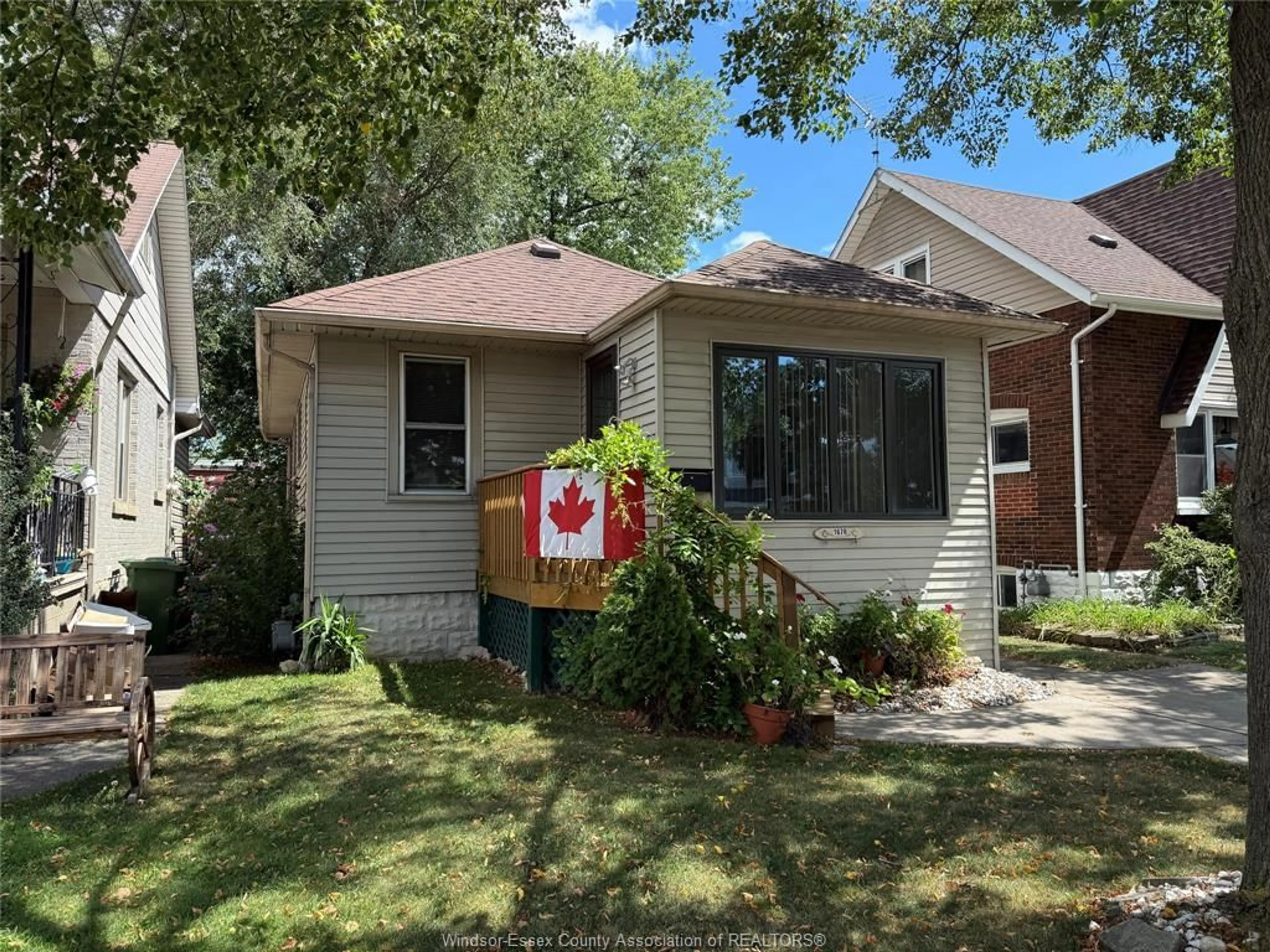 Home with brick exterior material, street for 1678 HALL Ave, Windsor Ontario N8X 4S1