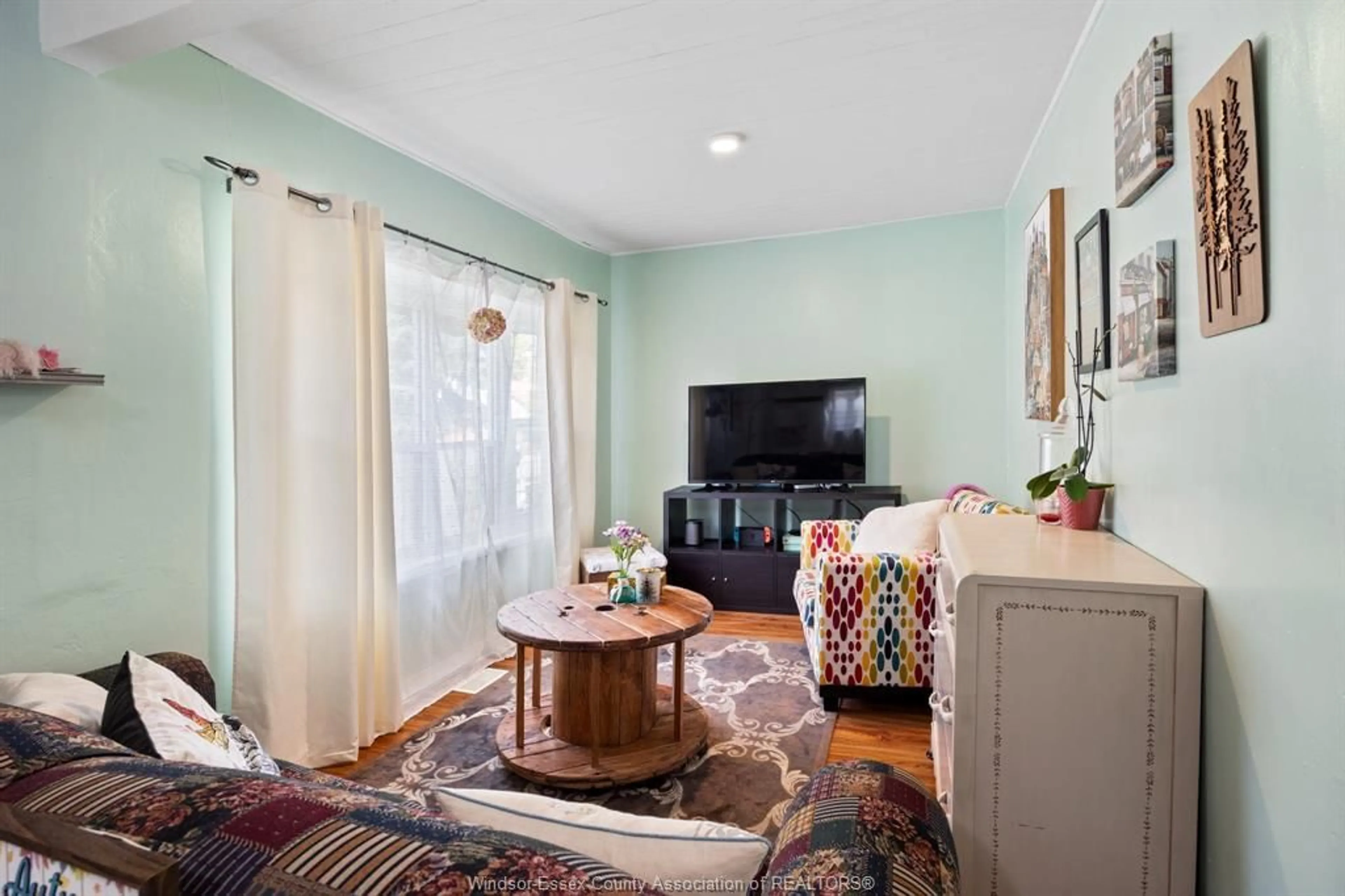 Living room with furniture, unknown for 2256 CHURCH, Windsor Ontario N8X 1V9