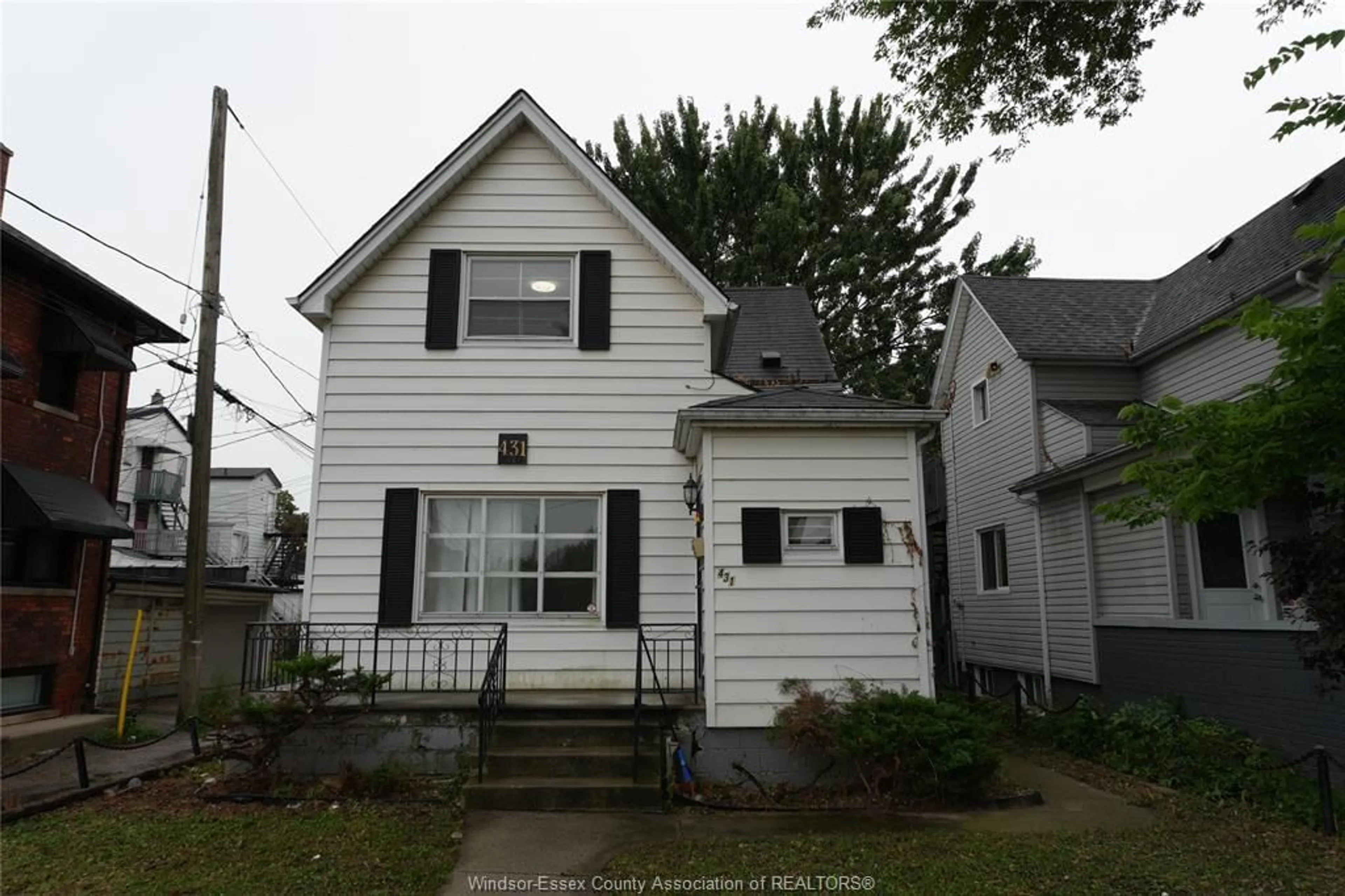 Home with vinyl exterior material, street for 431 KARL, Windsor Ontario N9A 5W2