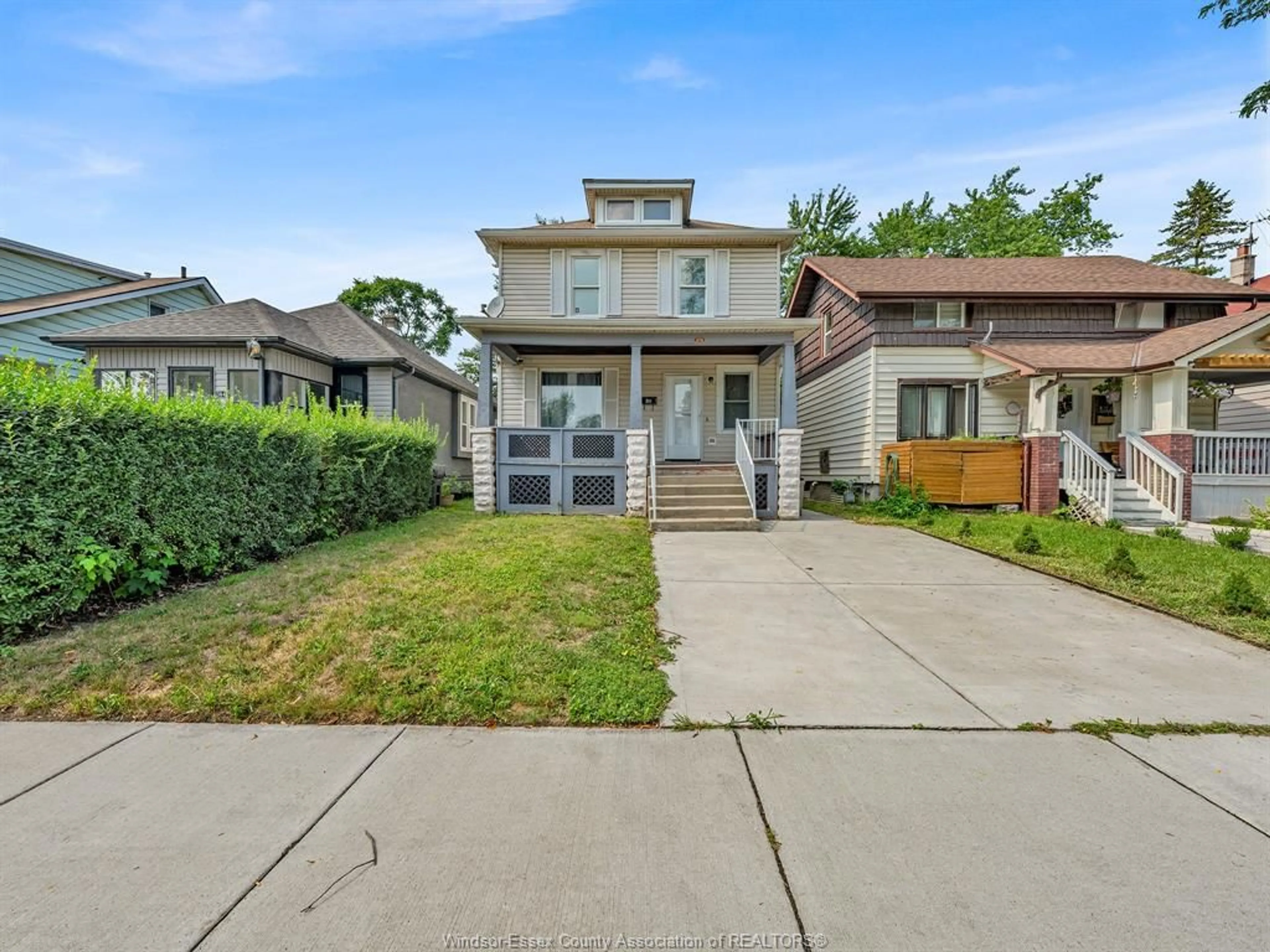 Home with brick exterior material, street for 376 ELLIS St, Windsor Ontario N8X 1B2