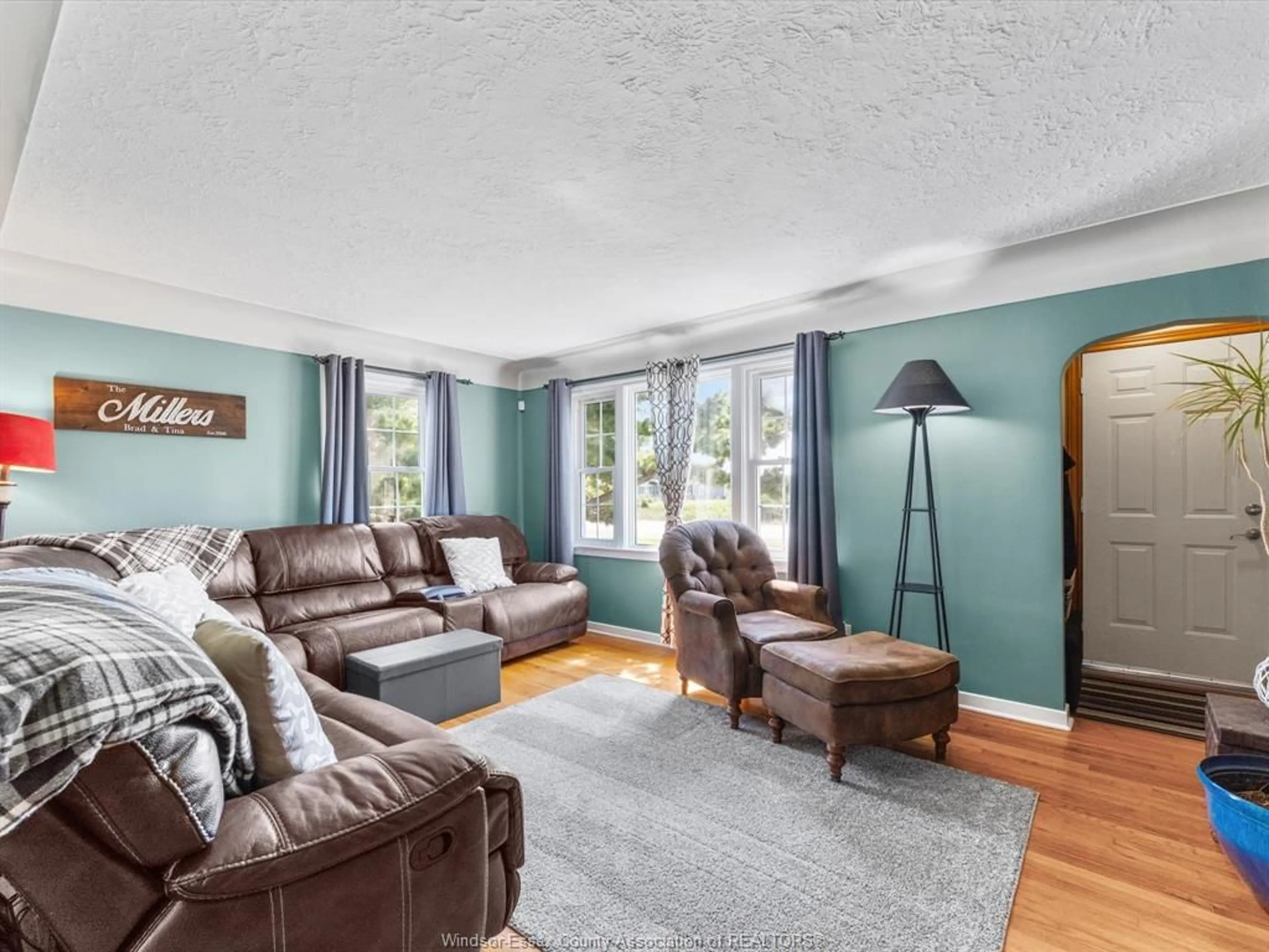 Living room with furniture, unknown for 343 County Rd 14, Gosfield North Ontario N0R 1B0