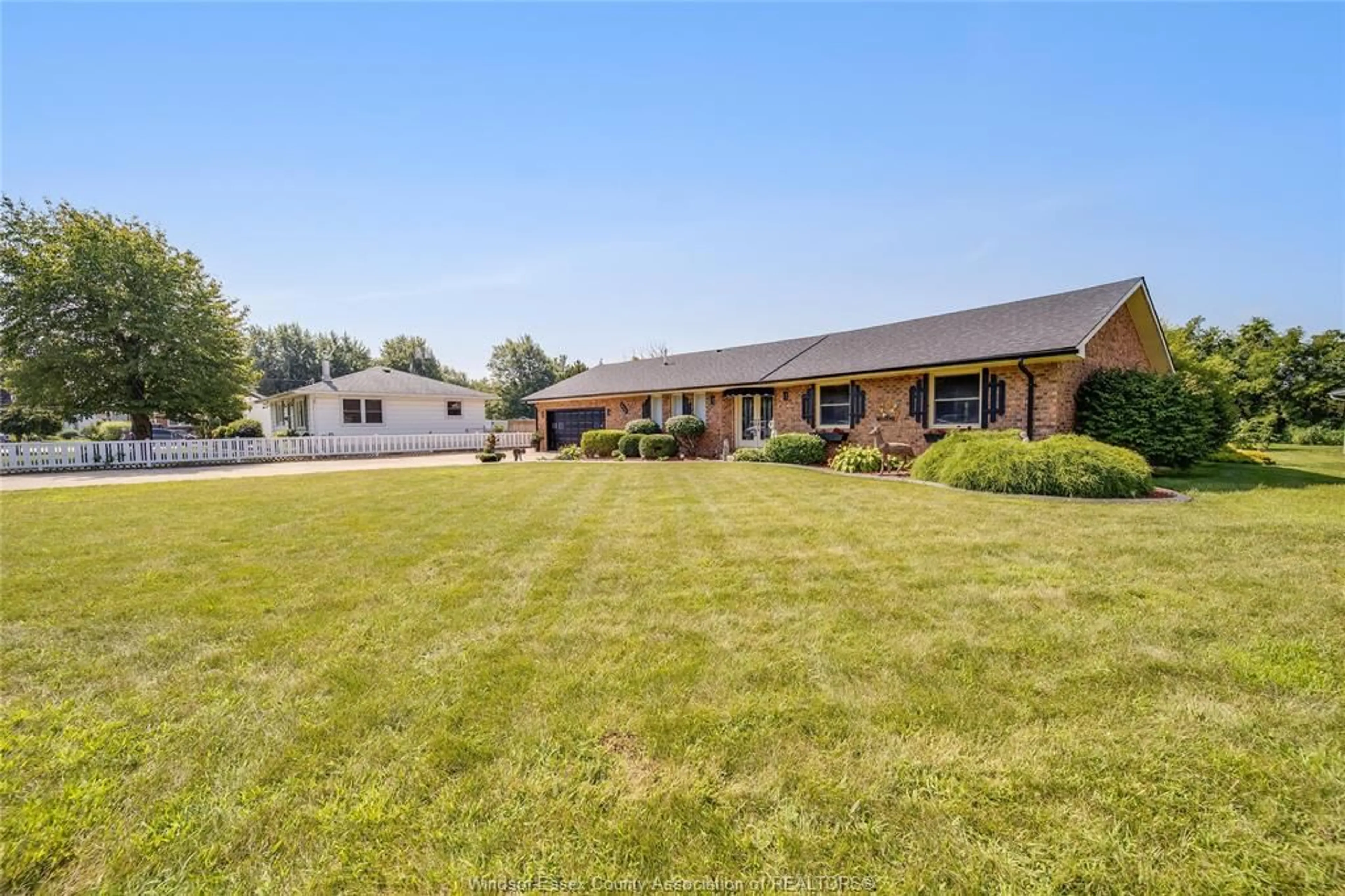 A pic from outside/outdoor area/front of a property/back of a property/a pic from drone, unknown for 373 COUNTY RD 34, Kingsville Ontario N8M 2X5