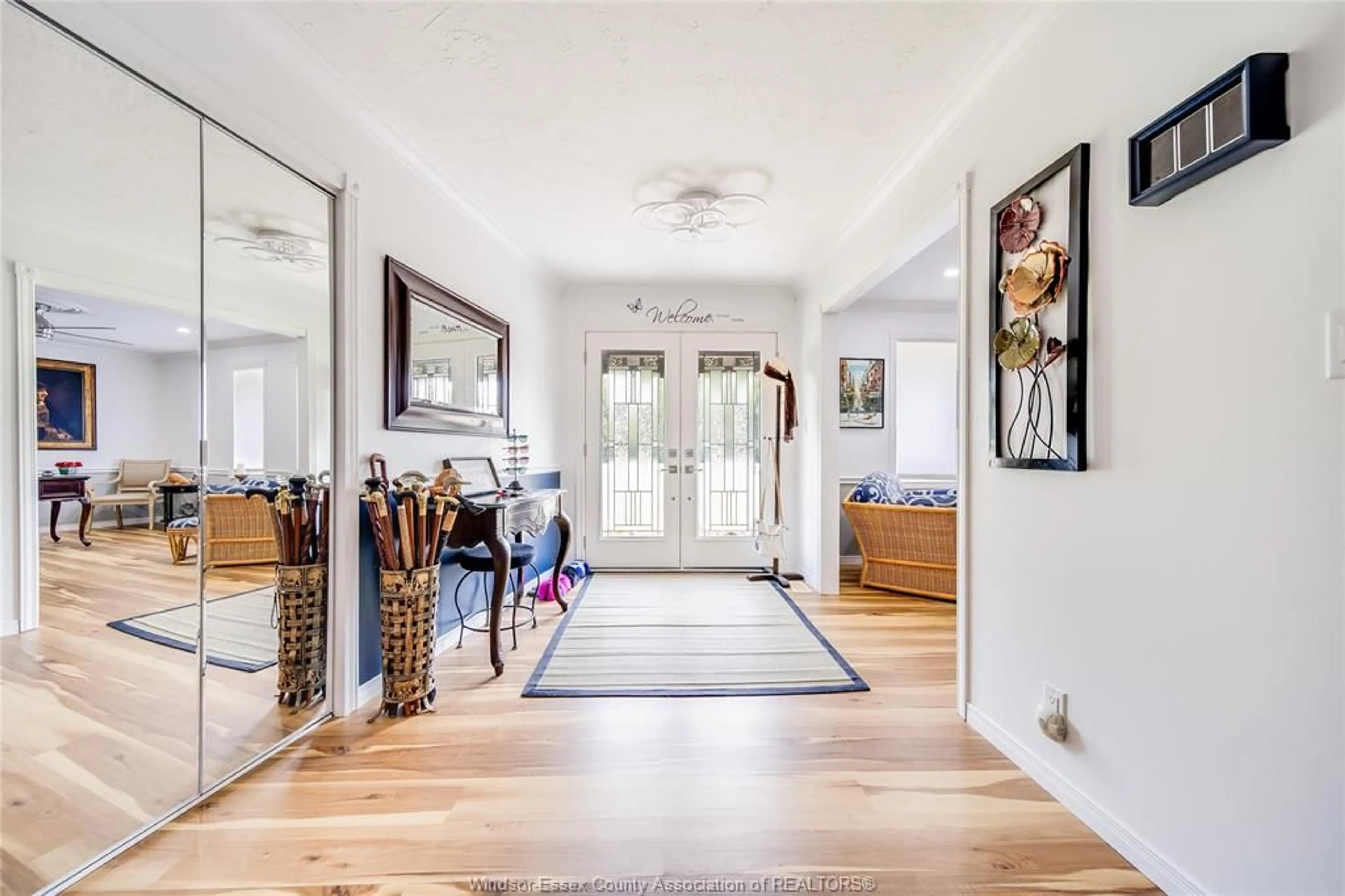 Indoor entryway for 373 COUNTY RD 34, Kingsville Ontario N8M 2X5