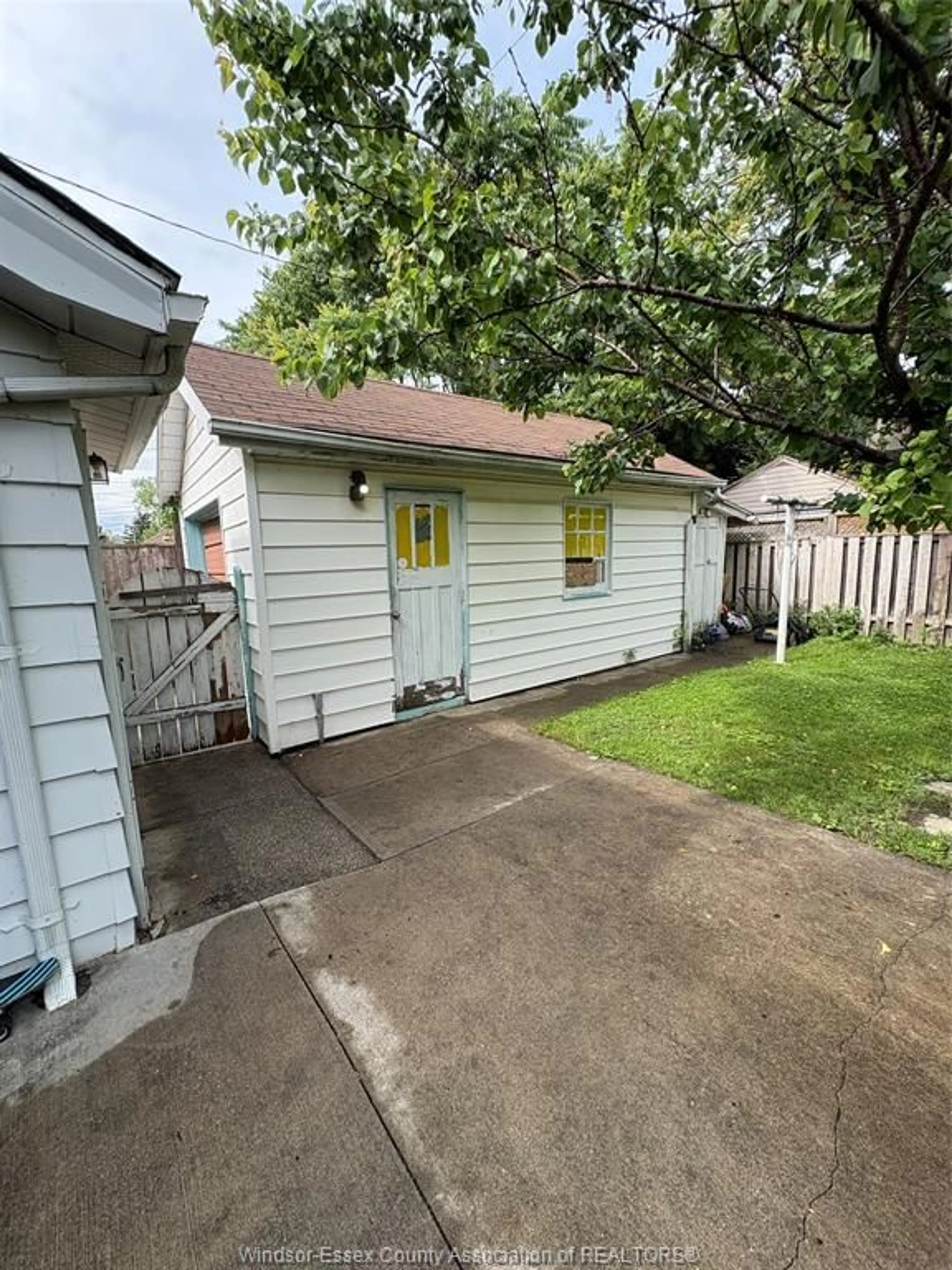 Shed for 1002 DAWSON, Windsor Ontario N8Y 4A4