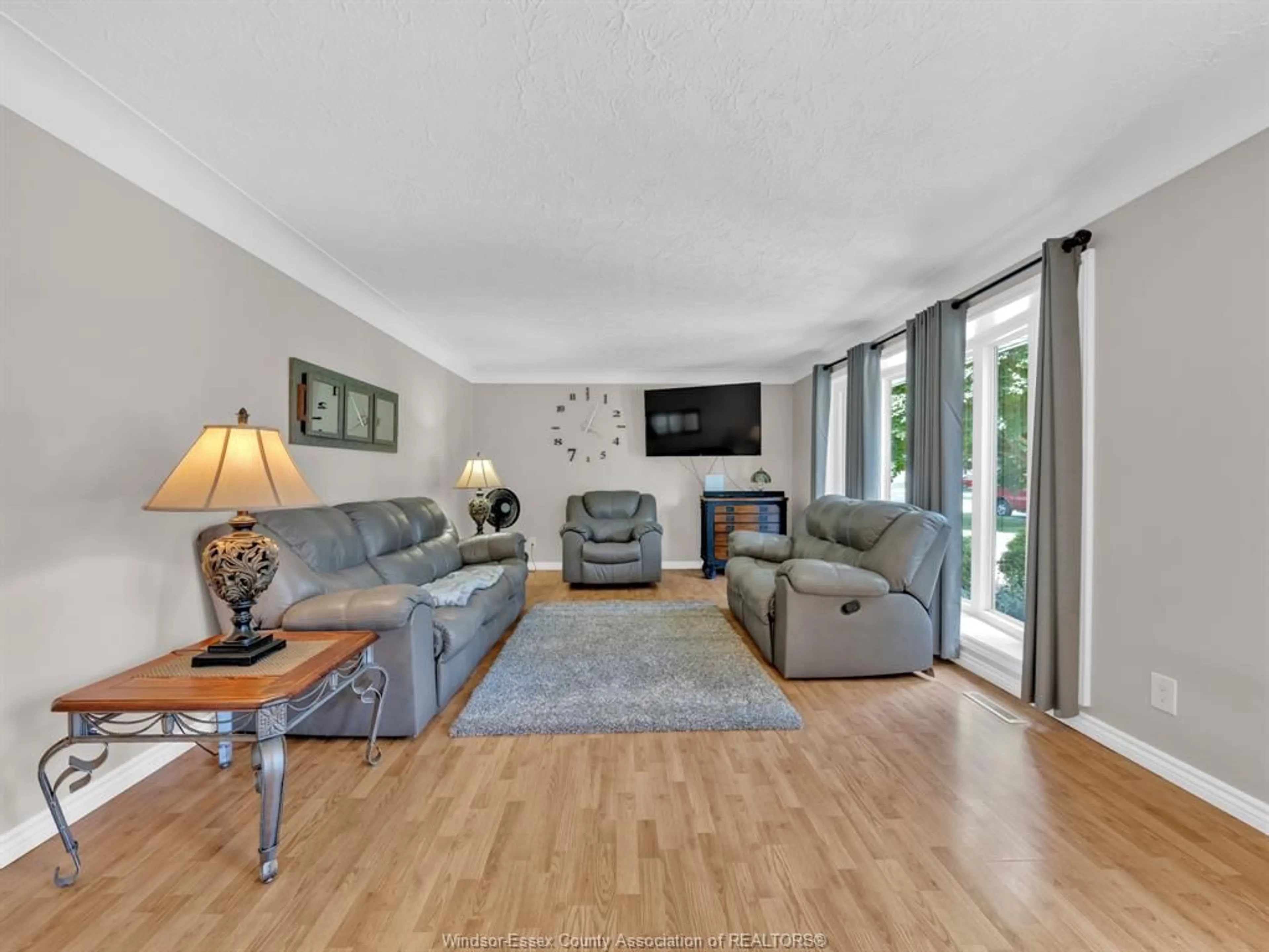 Living room with furniture, unknown for 127 McCallum Dr, Kingsville Ontario N9Y 1G7