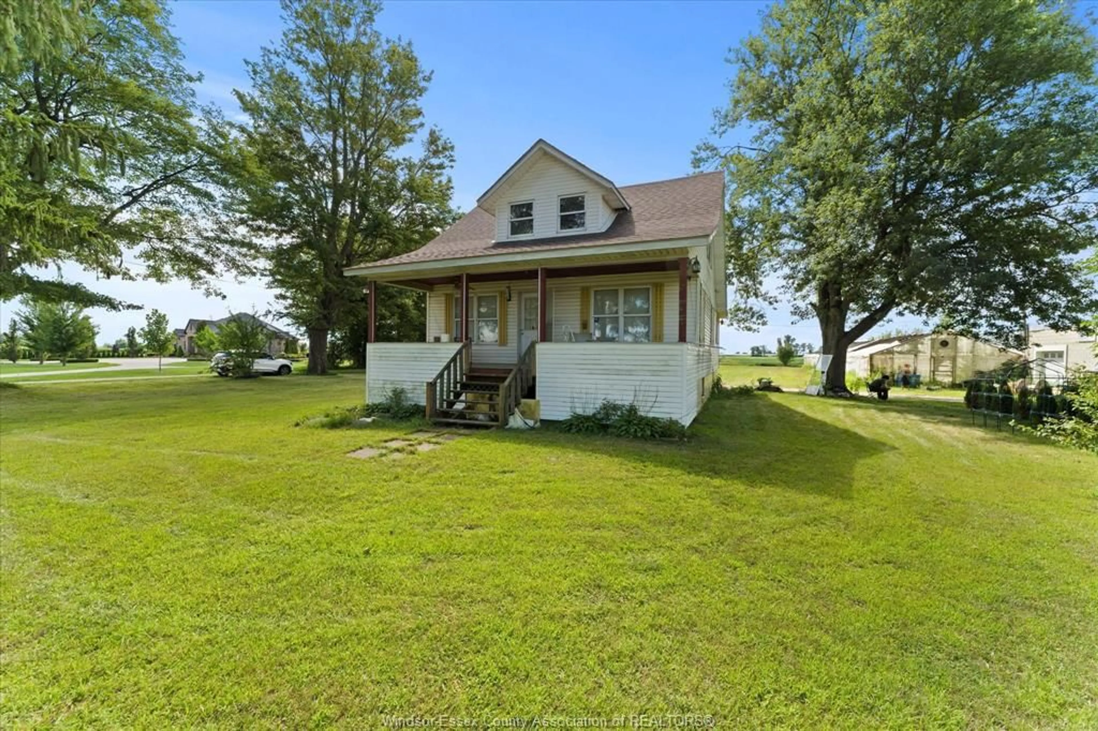 A pic from outside/outdoor area/front of a property/back of a property/a pic from drone, water/lake/river/ocean view for 528 MERSEA ROAD 8, Leamington Ontario N8H 3V8