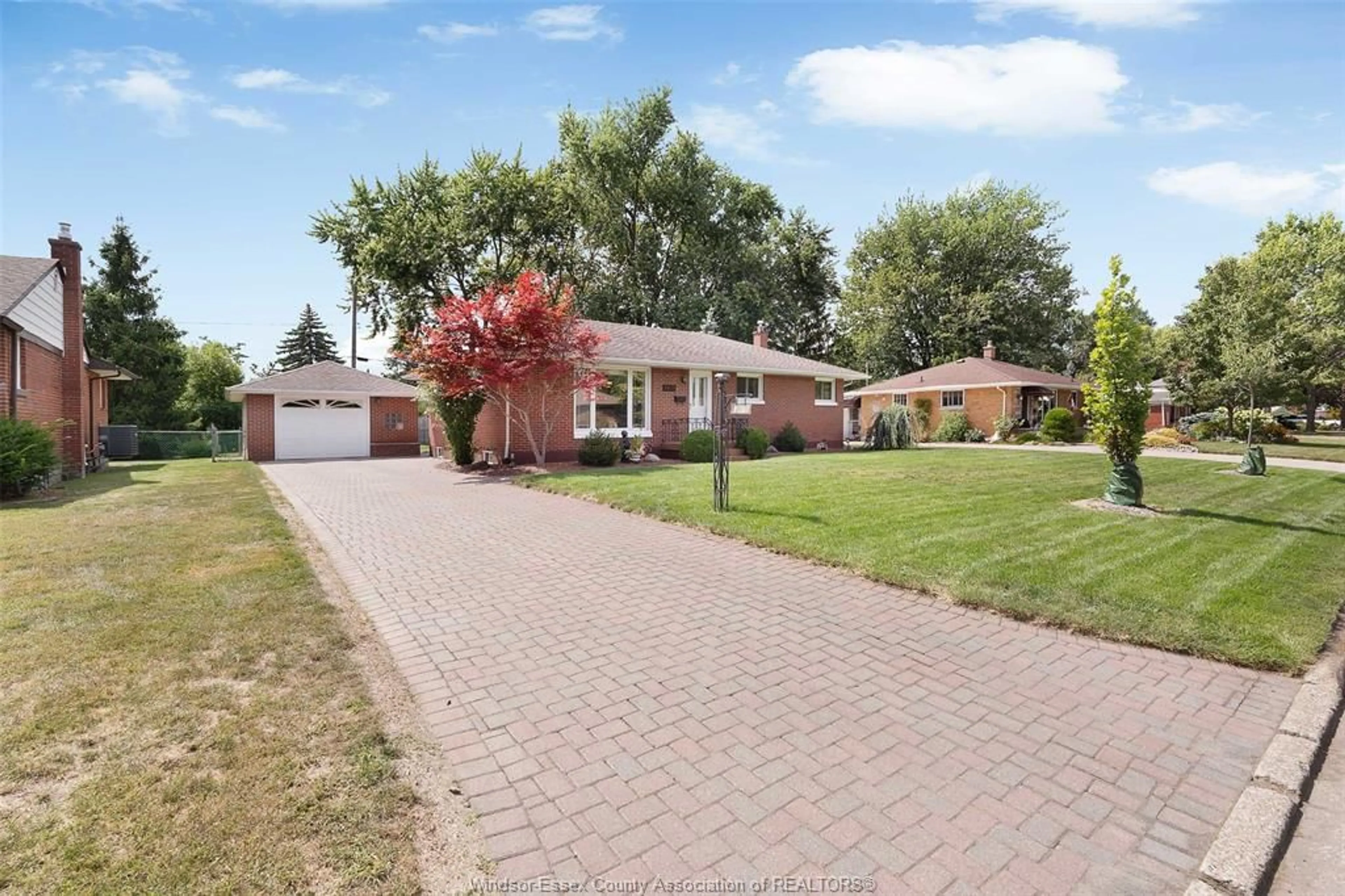 Home with brick exterior material, street for 2879 EVERTS, Windsor Ontario N9E 2V3