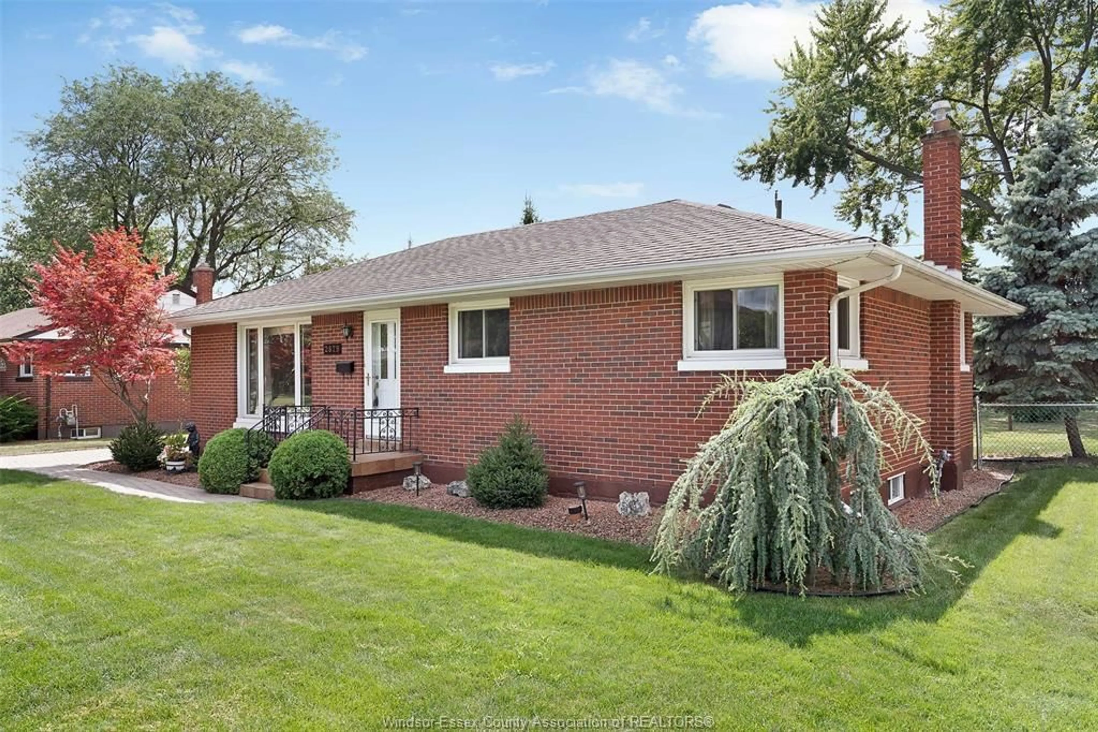 Home with brick exterior material, street for 2879 EVERTS, Windsor Ontario N9E 2V3