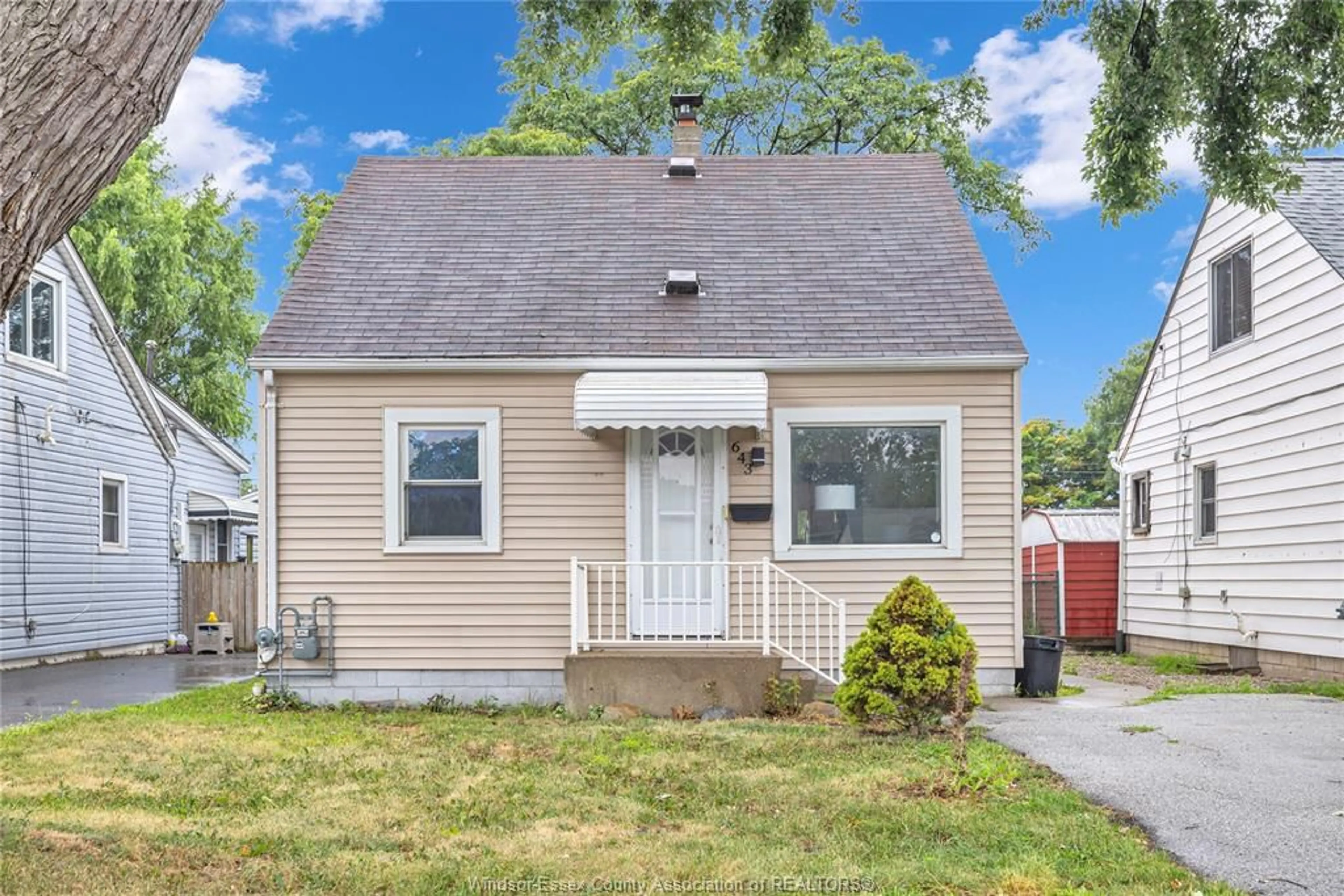 Home with vinyl exterior material, street for 643 BENSETTE, Windsor Ontario N9X 2Y8