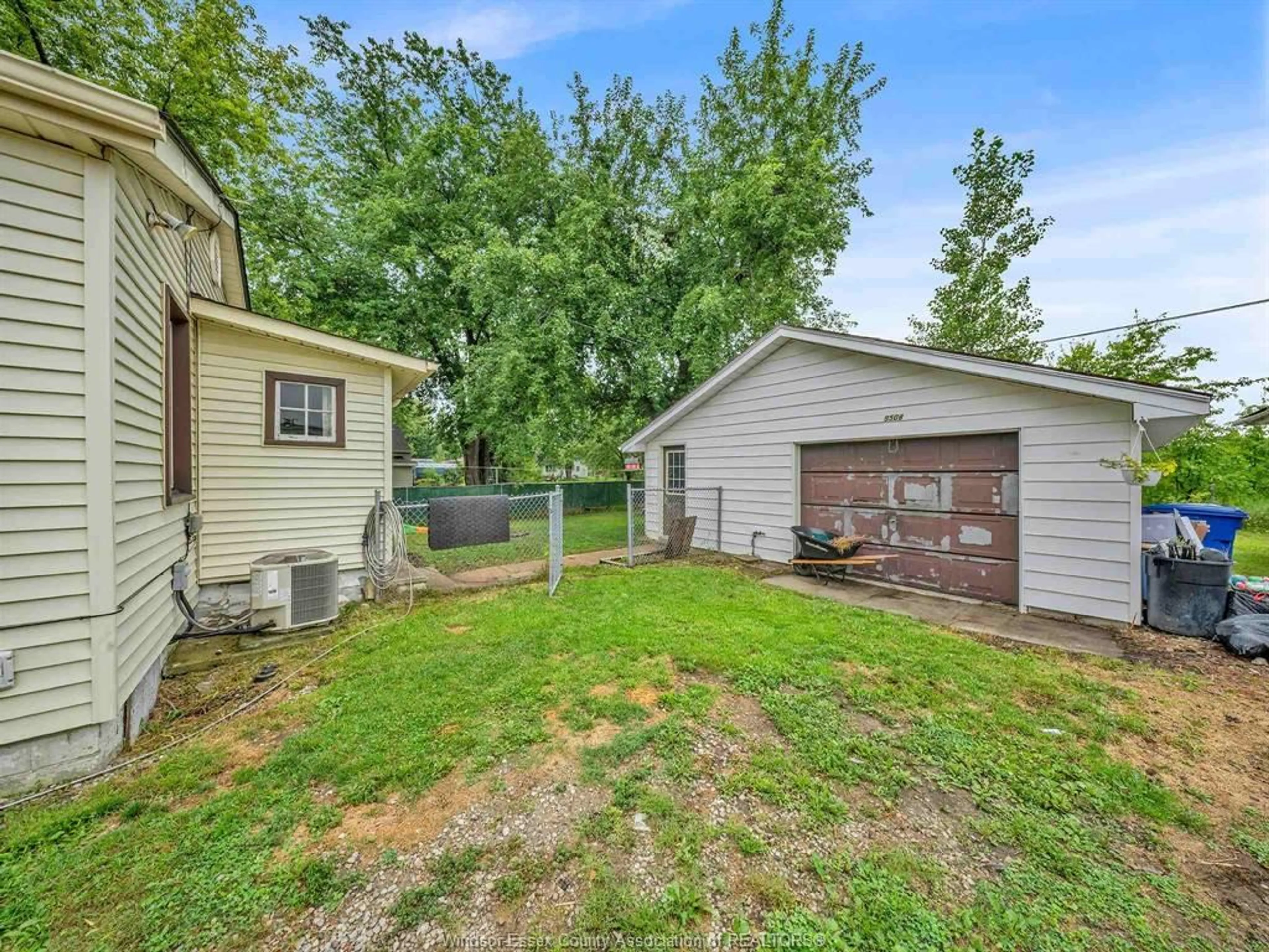 Shed for 9508 Walker, Amherstburg Ontario N0R 1J0