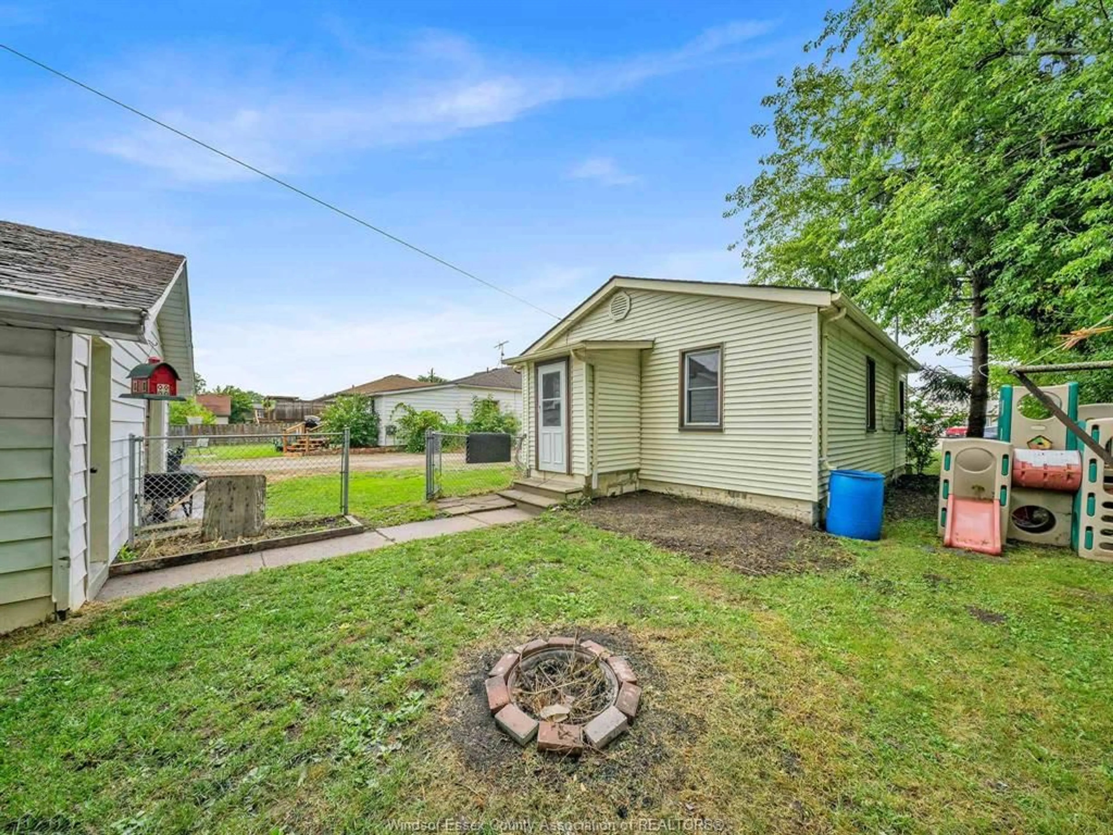 Shed for 9508 Walker, Amherstburg Ontario N0R 1J0