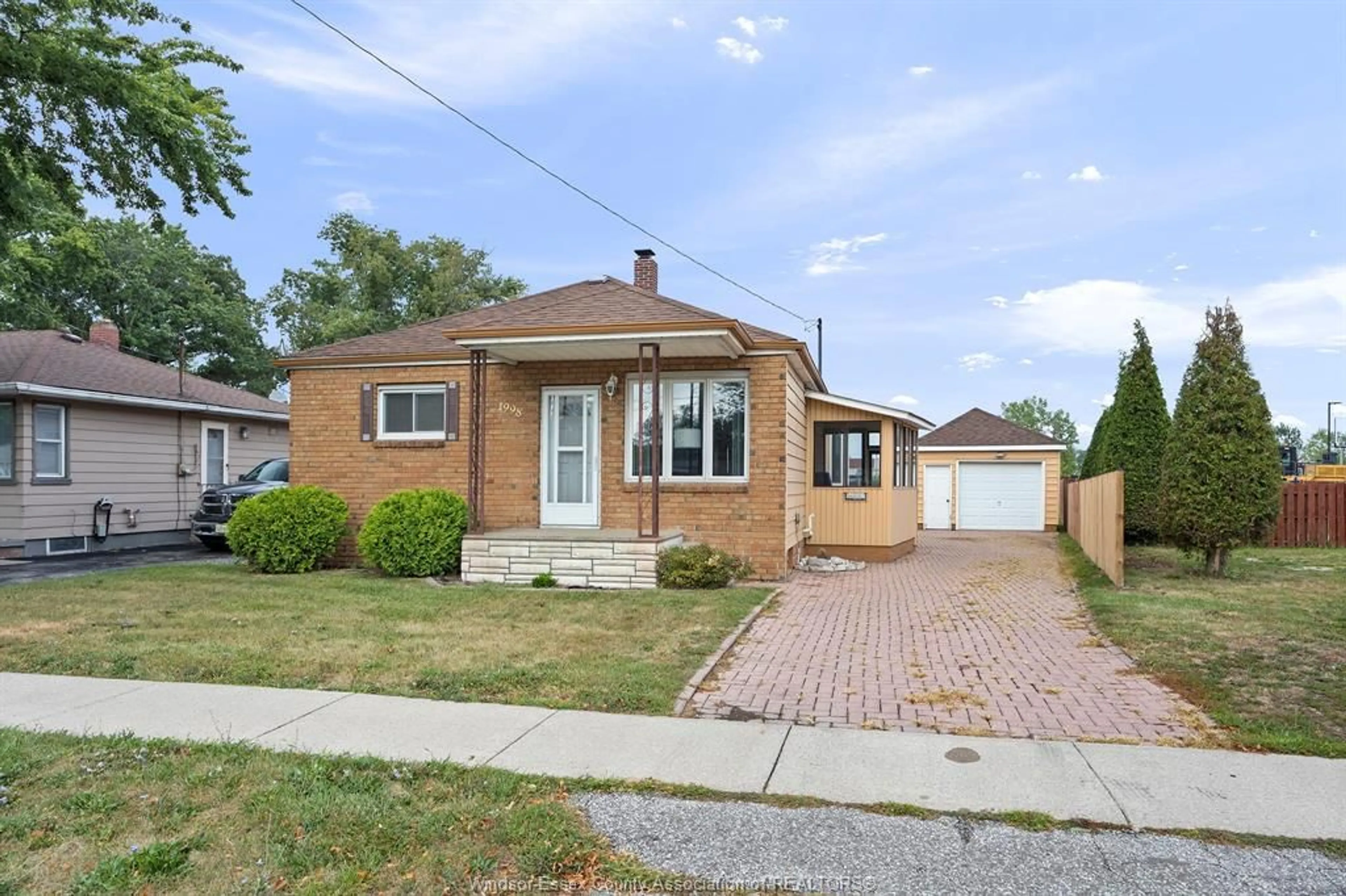 Home with brick exterior material, street for 1998 JEFFERSON Blvd, Windsor Ontario N8T 2W2