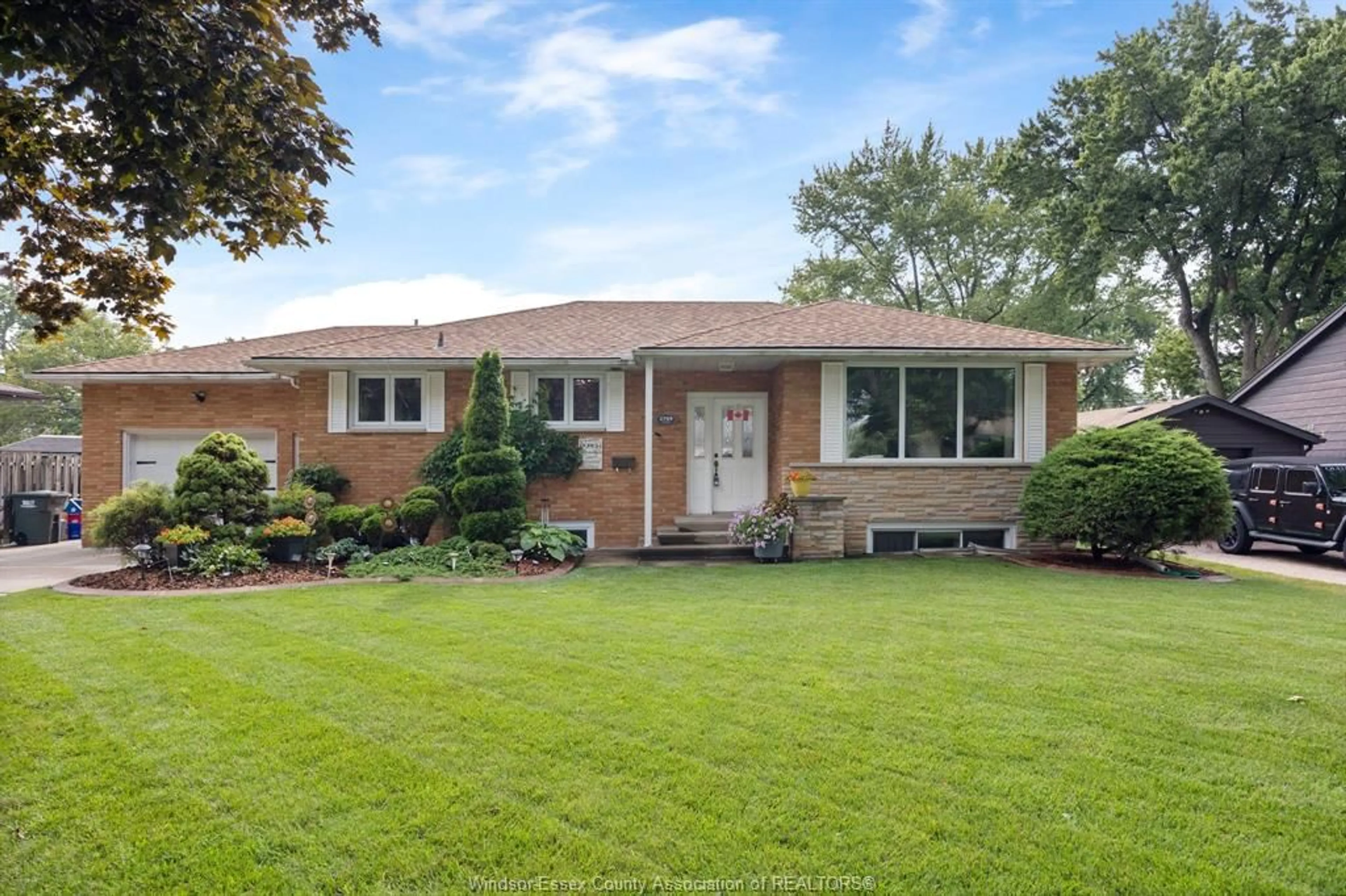 Home with brick exterior material, street for 2769 PRINCESS, Windsor Ontario N8T 1W3