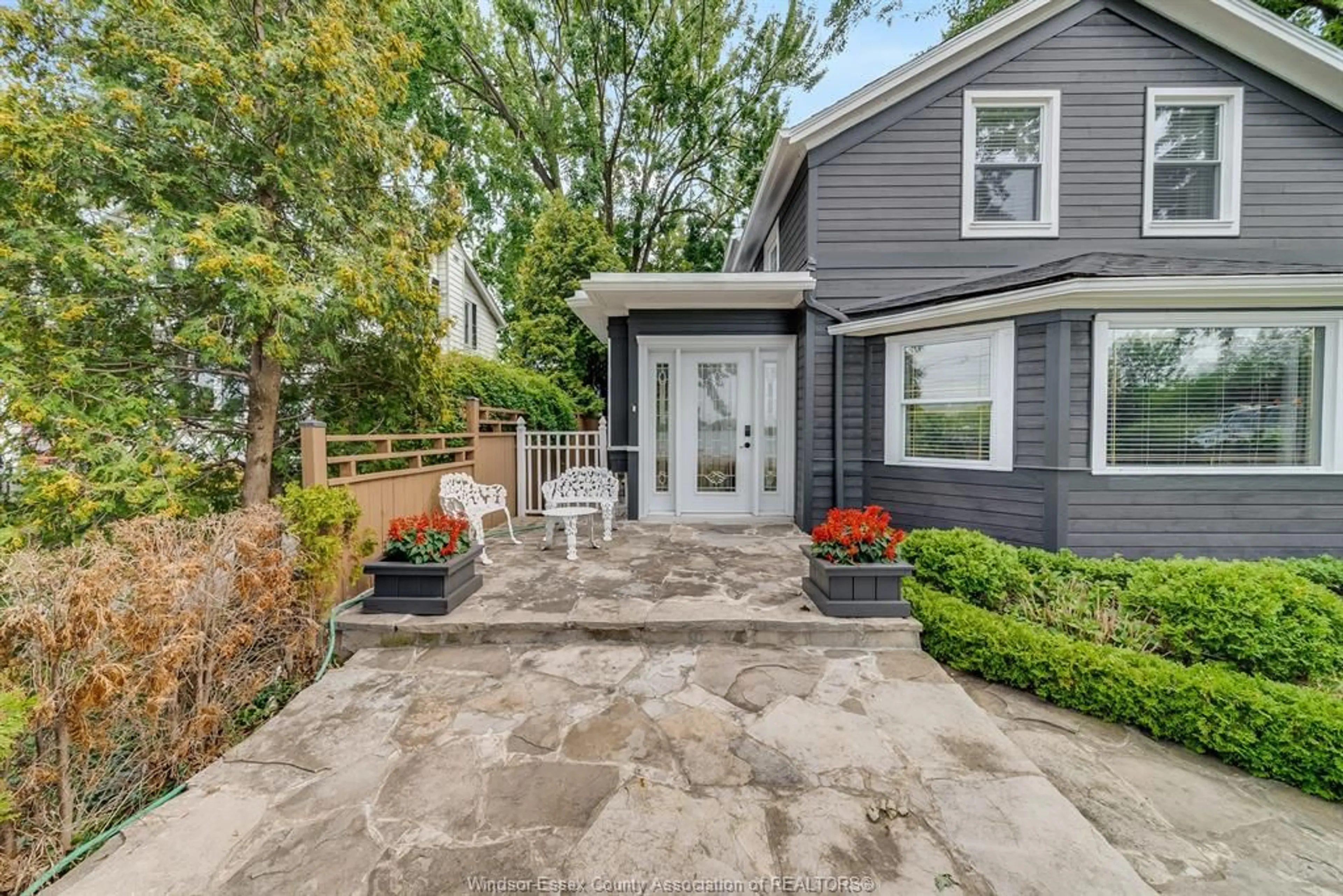 Patio, street for 4371 RIVERSIDE Dr, Windsor Ontario N8Y 1B7