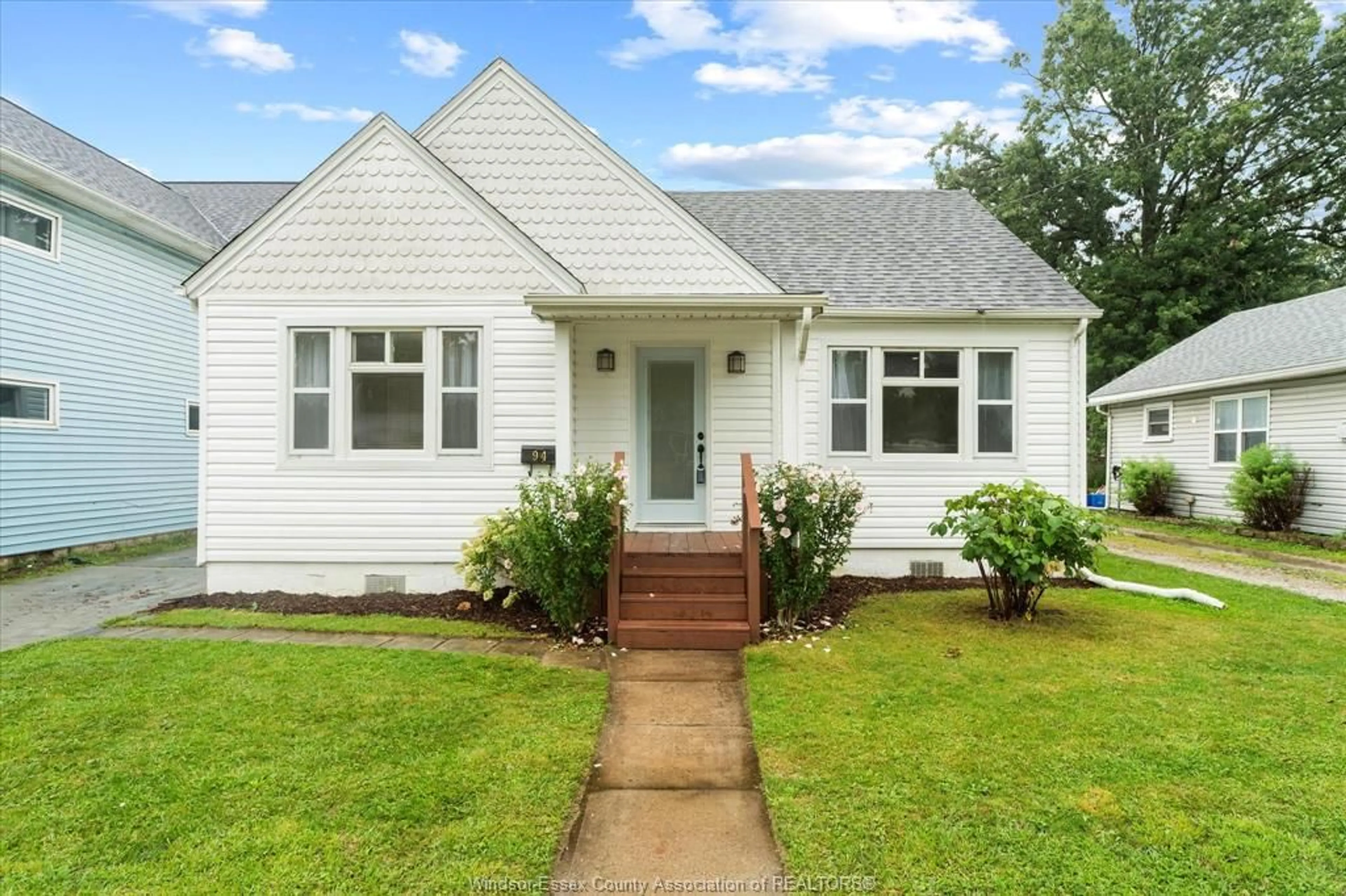 Home with vinyl exterior material, street for 94 VICTORIA, Essex Ontario N8M 1M8