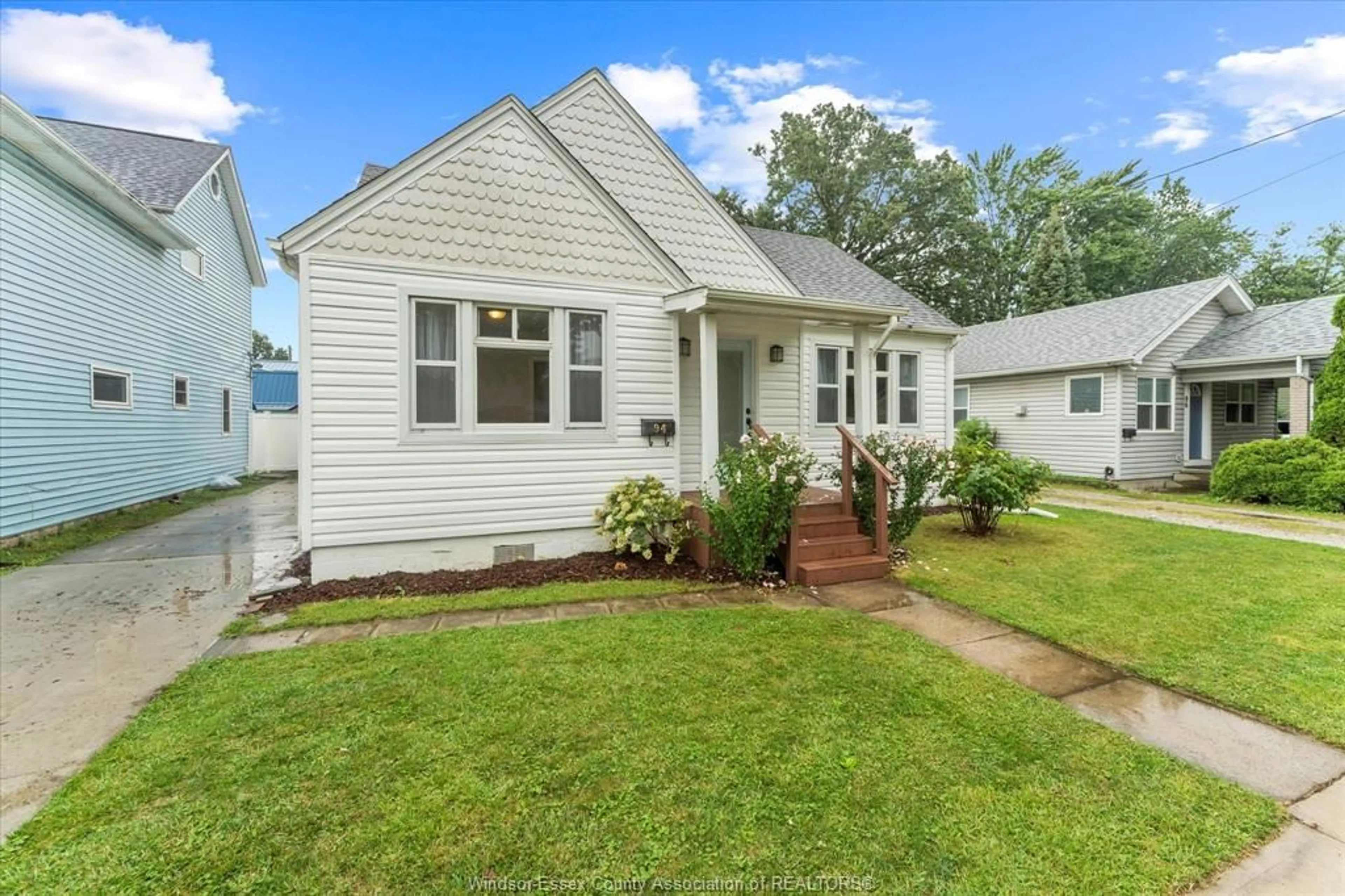 Home with vinyl exterior material, street for 94 VICTORIA, Essex Ontario N8M 1M8