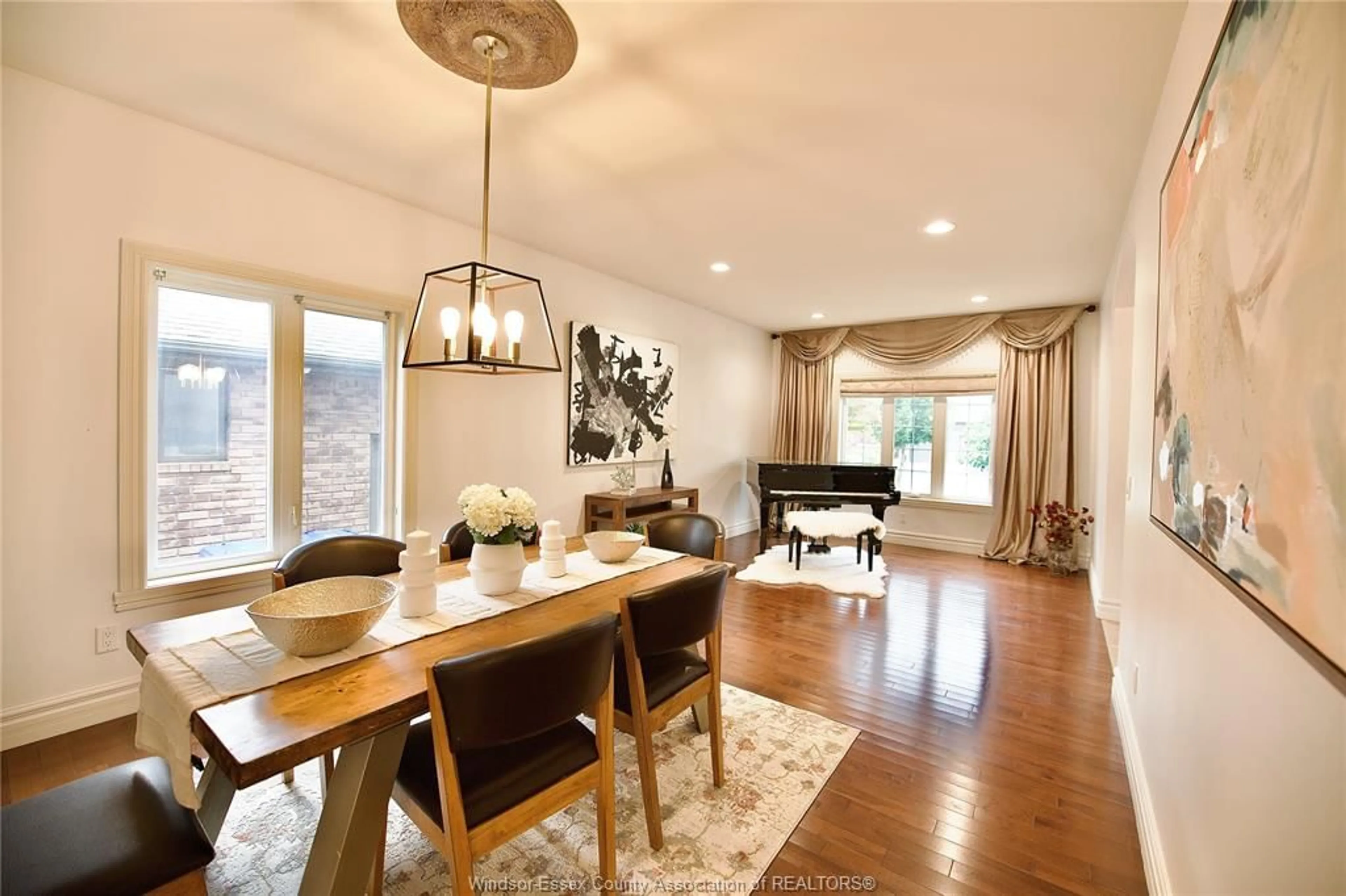 Dining room, wood/laminate floor for 1385 MAPLE, LaSalle Ontario N9J 0B3