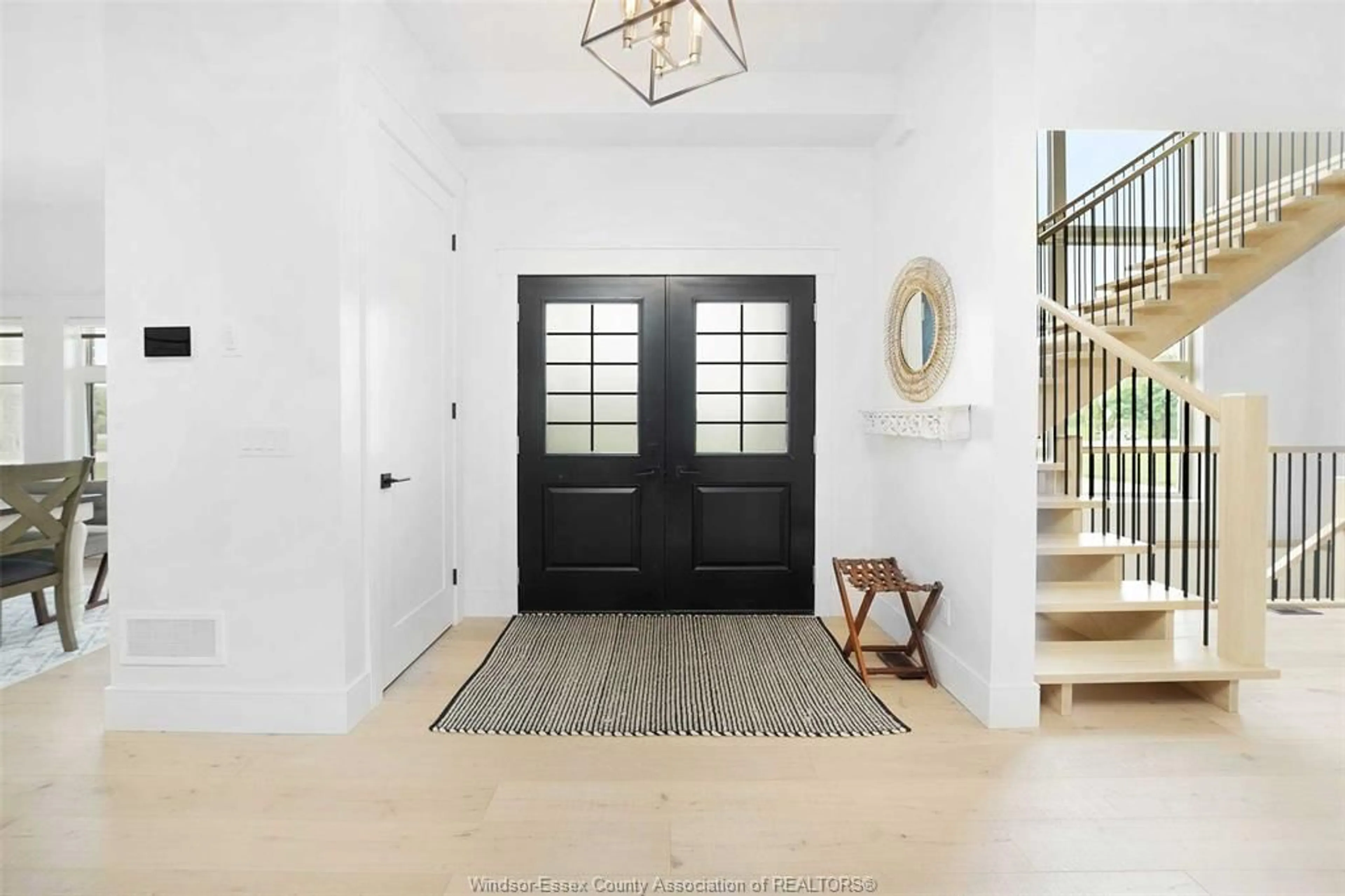 Indoor entryway for 1012 Concession Rd 2 N, Amherstburg Ontario N0R 1J0