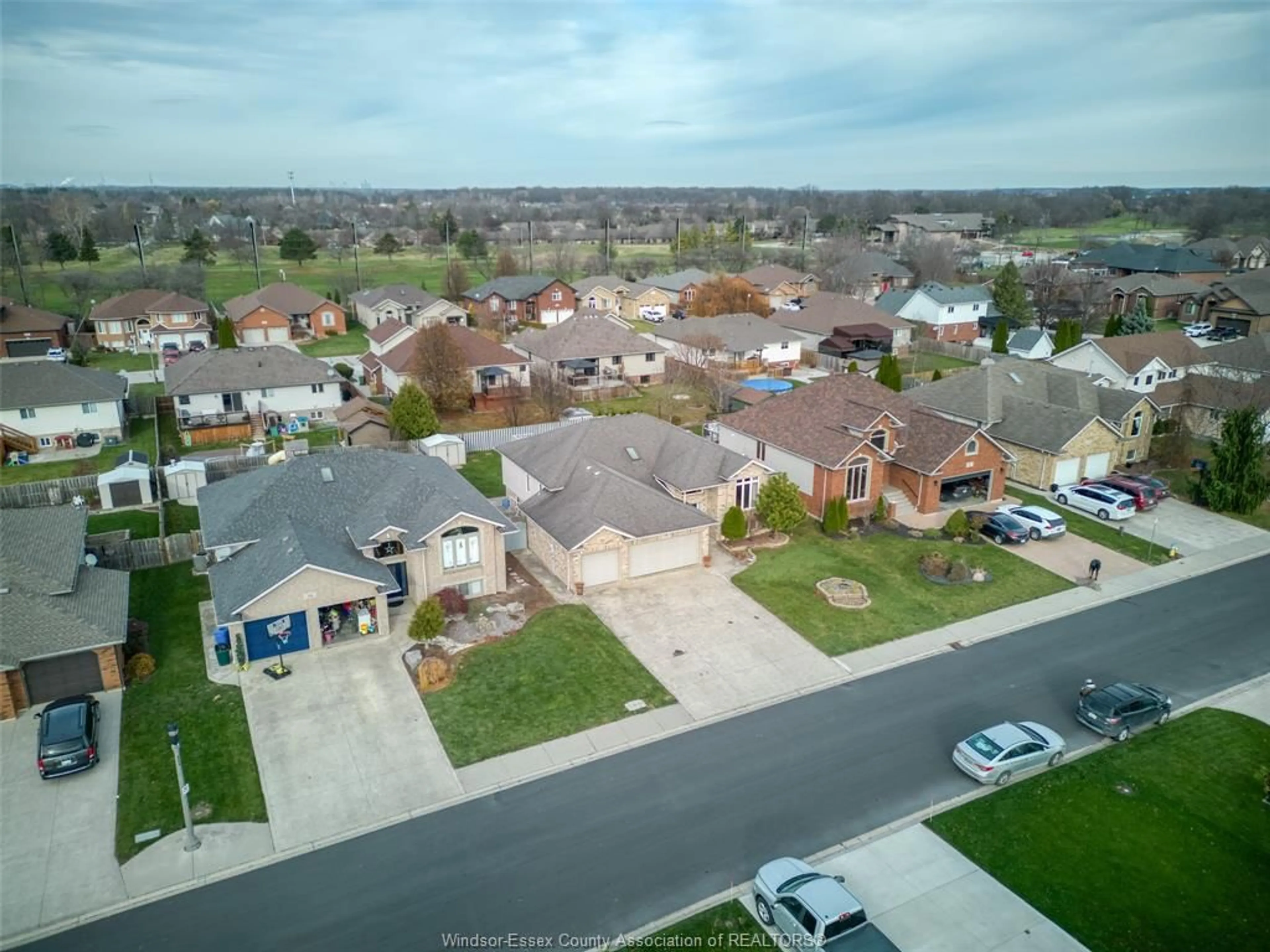 A pic from outside/outdoor area/front of a property/back of a property/a pic from drone, street for 78 WHELAN, Amherstburg Ontario N9V 4B6