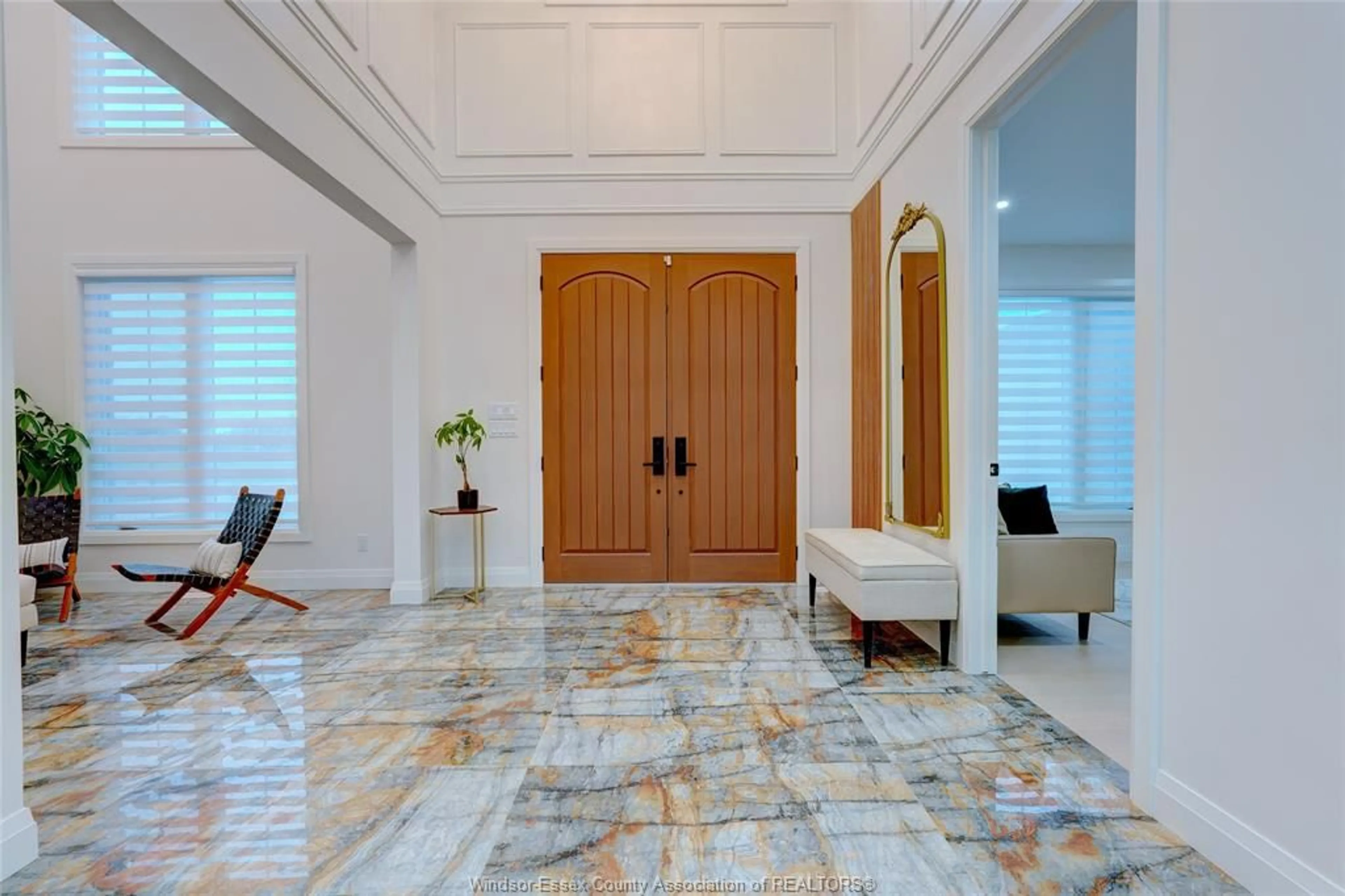 Indoor foyer for 1420 MULLINS, Lakeshore Ontario N0R 1V0