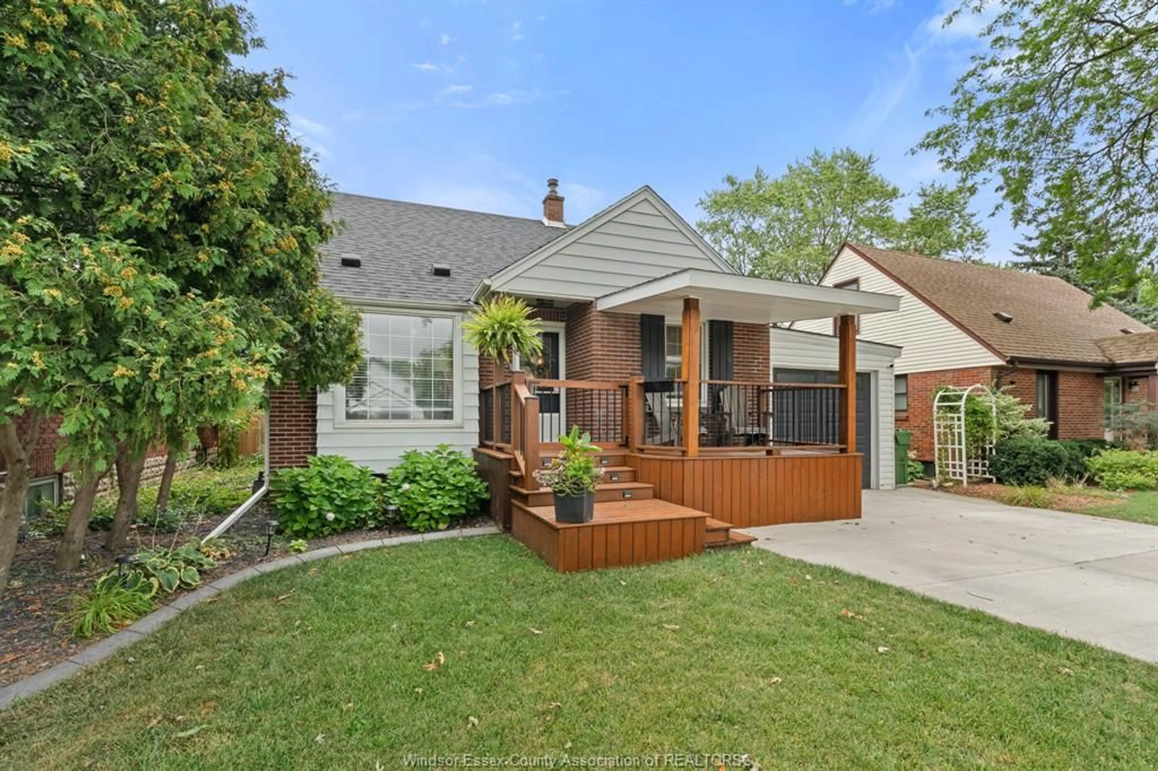Home with brick exterior material, street for 936 EDWARD Ave, Windsor Ontario N8S 2Z8