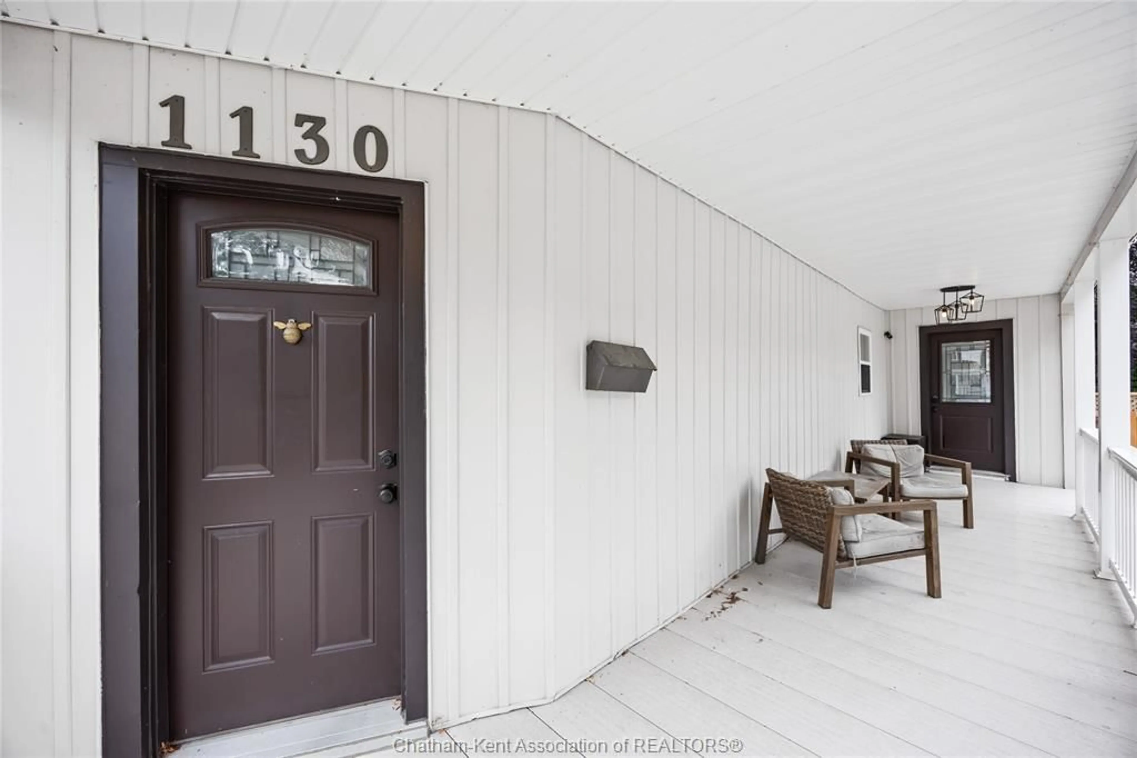 Indoor entryway for 1130 Elizabeth St, Wallaceburg Ontario N8A 3A8