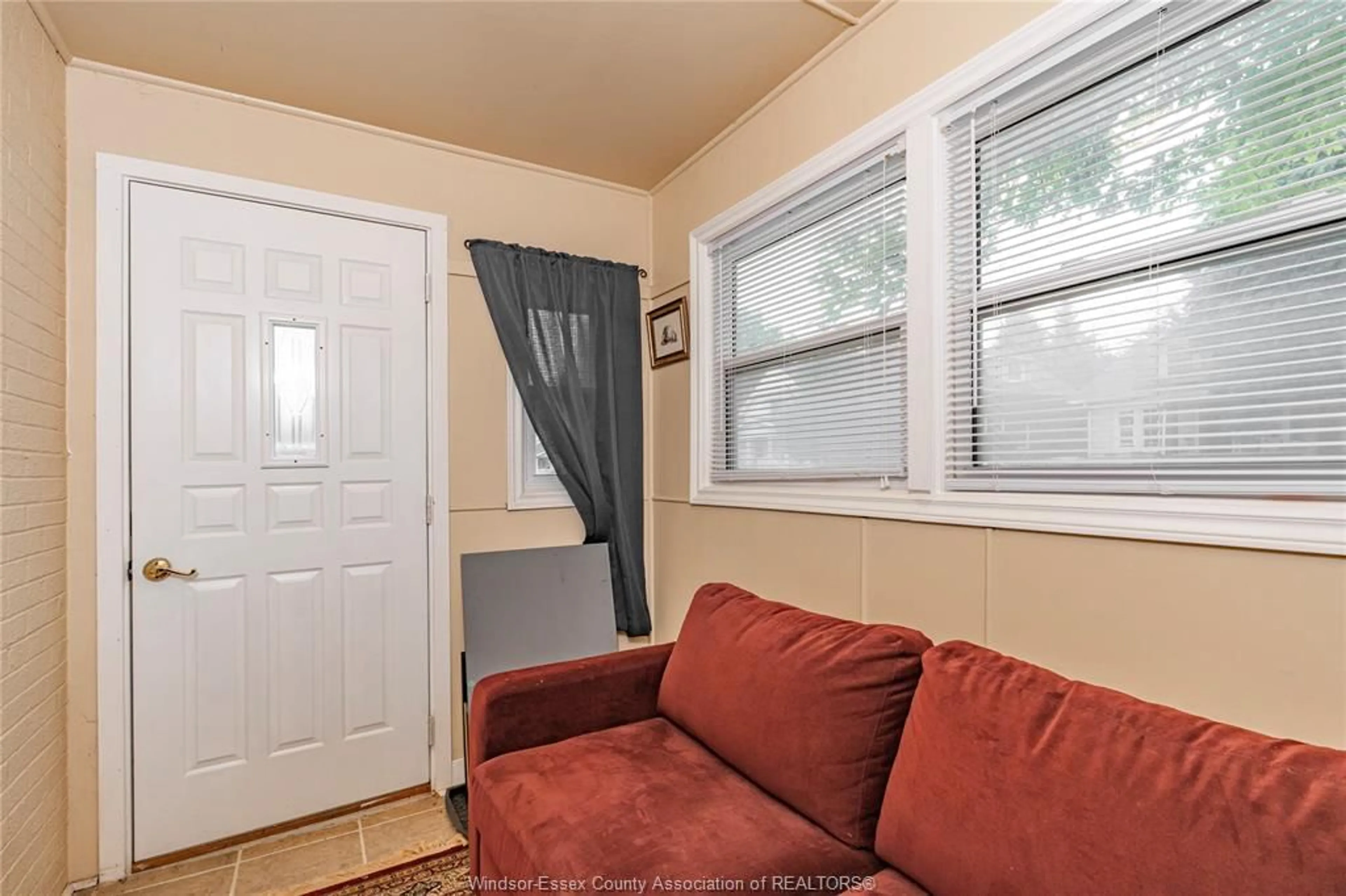 Living room with furniture, unknown for 269 JOSEPHINE Ave, Windsor Ontario N9B 2K7