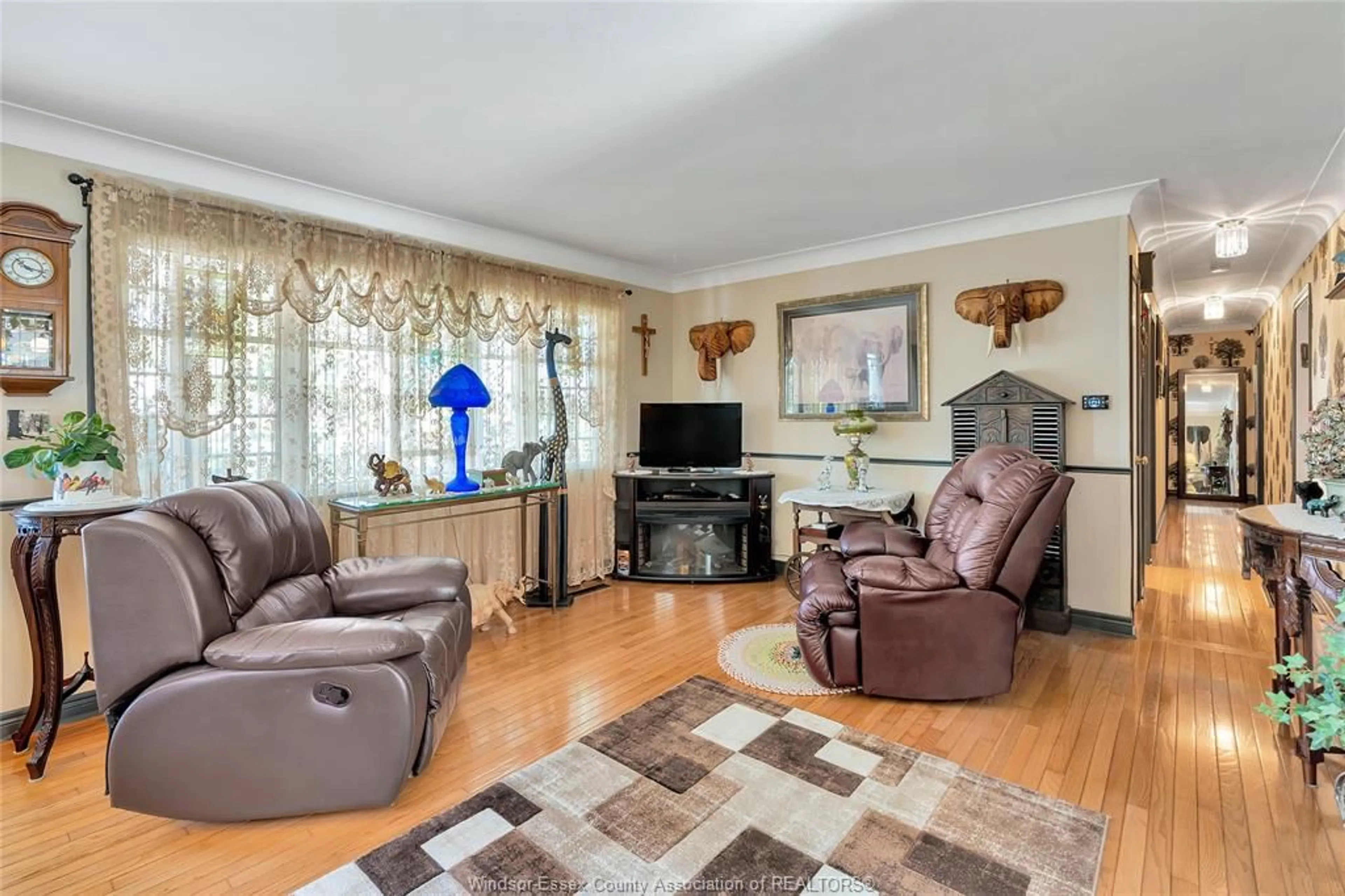 Living room with furniture, unknown for 384 COUNTY RD 31, Lakeshore Ontario N0R 1A0