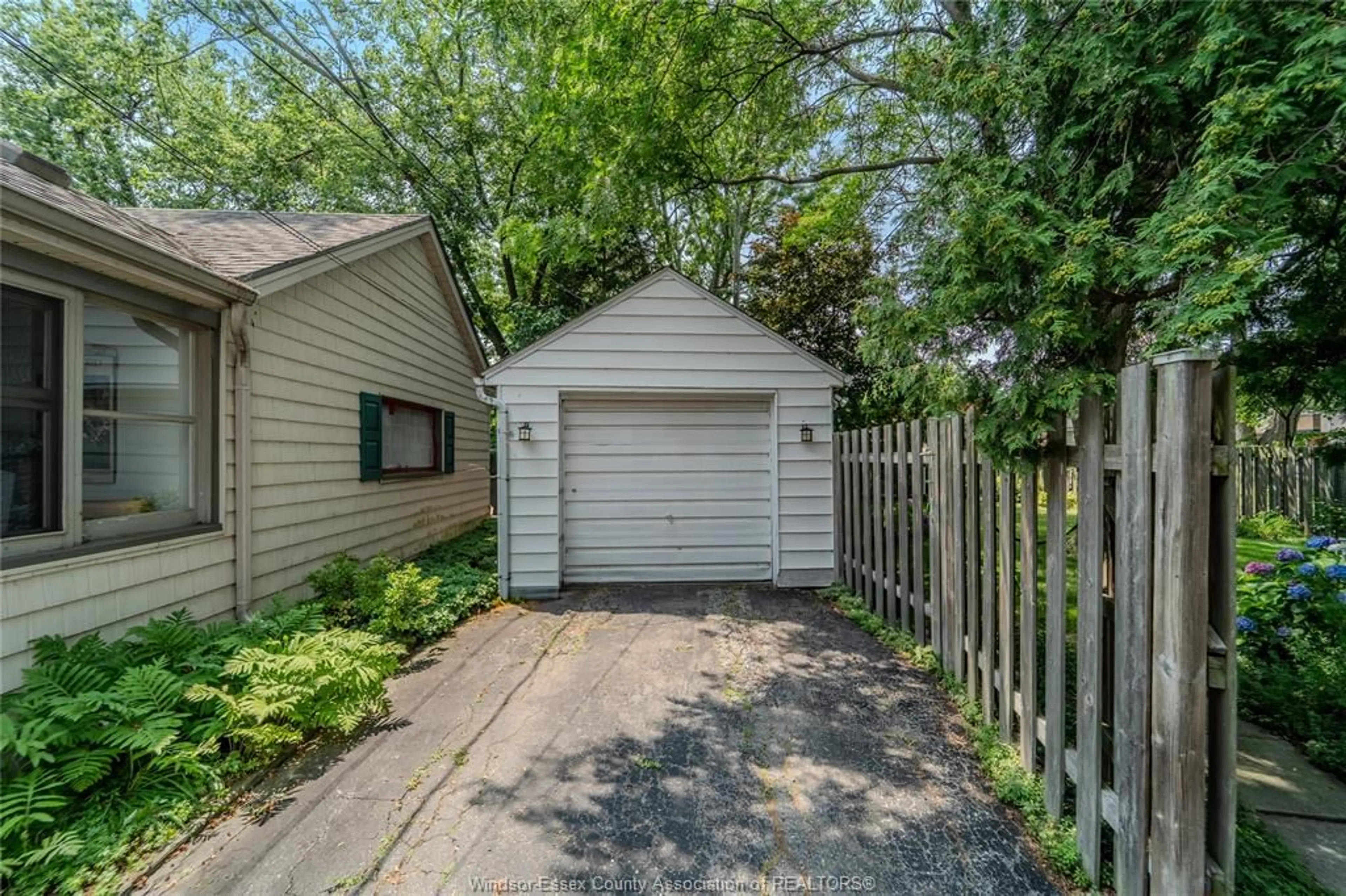 Shed for 271 FORD Blvd, Windsor Ontario N8S 2E4