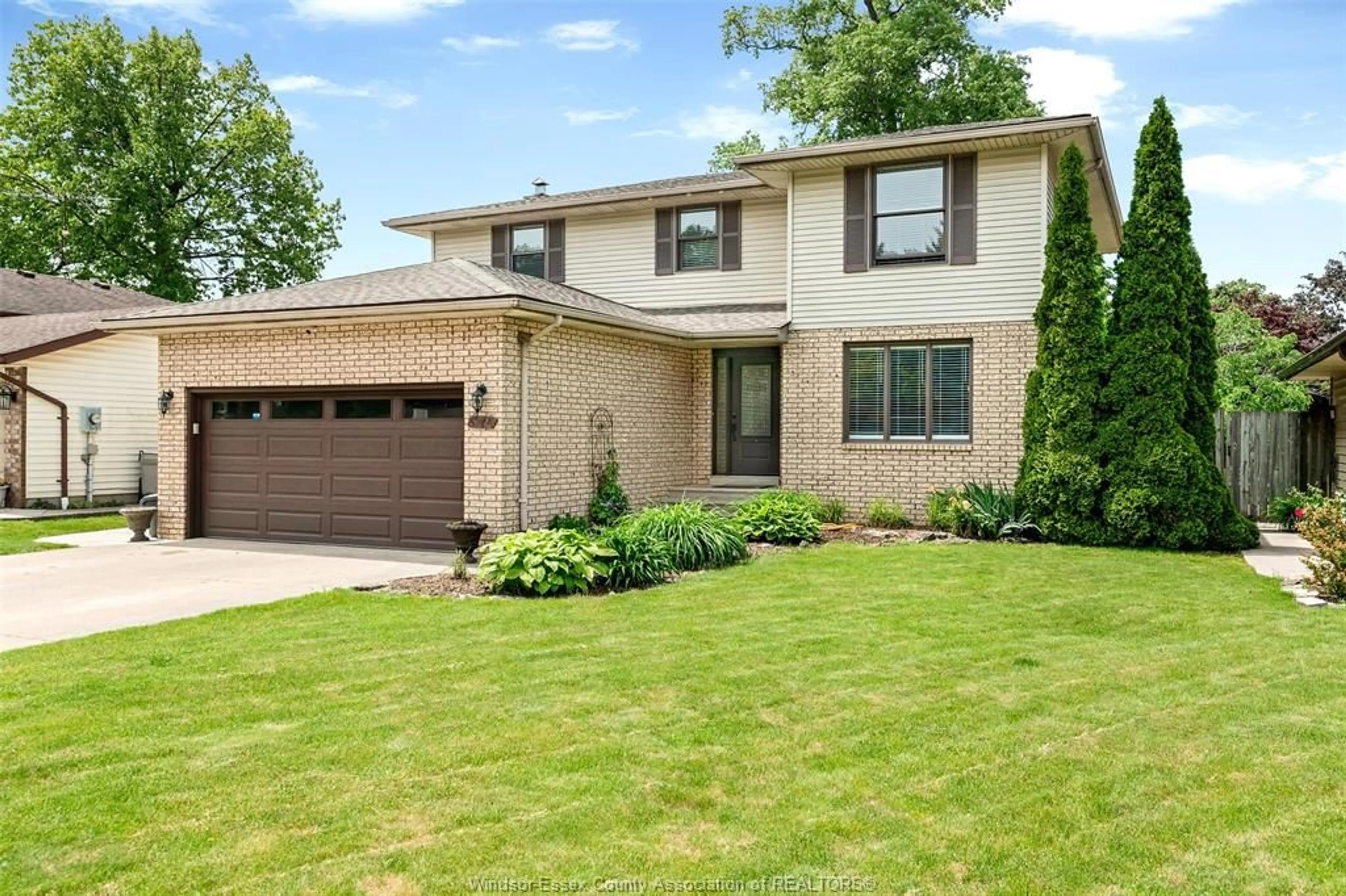 Home with brick exterior material, street for 374 Ramblewood Dr, LaSalle Ontario N9J 3B8