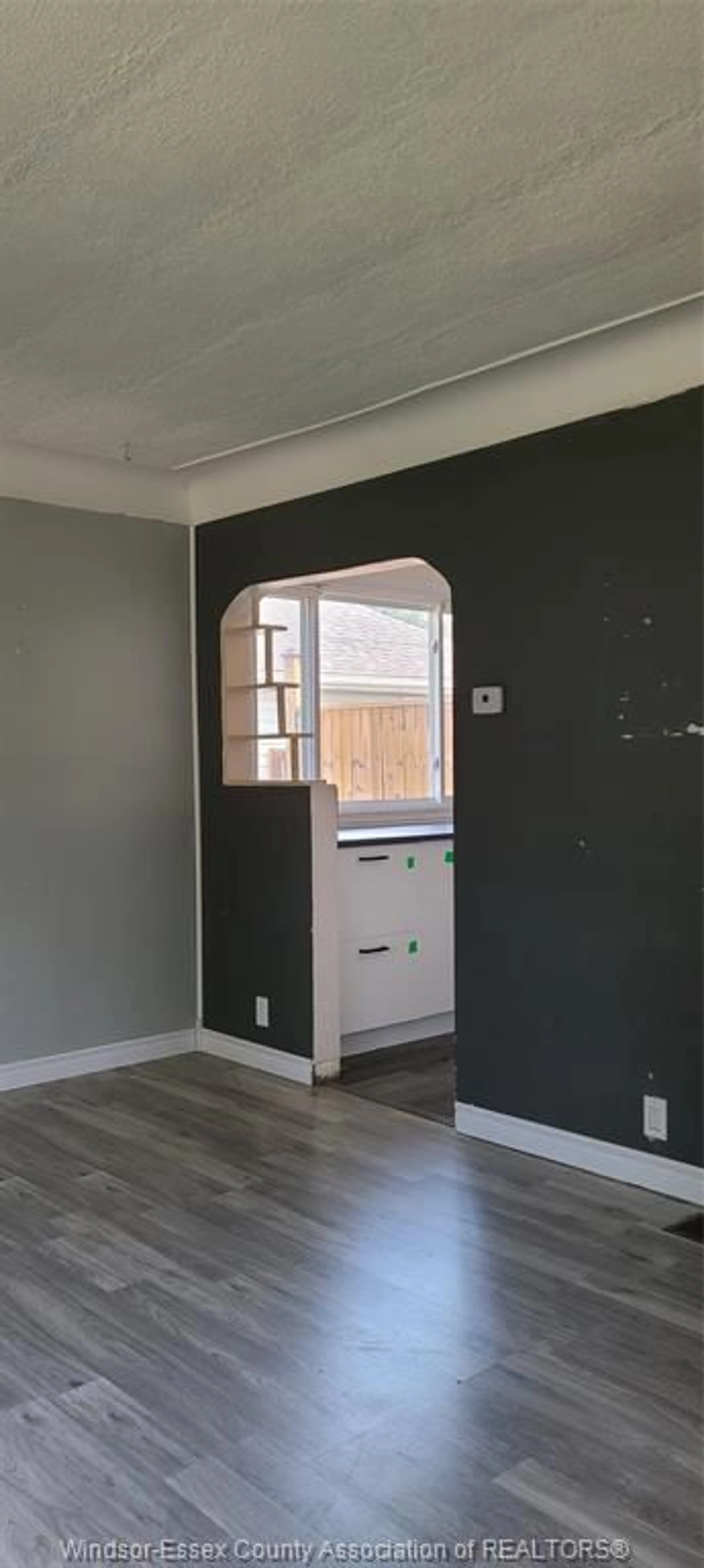 A pic of a room for 1120 Brock, Windsor Ontario N9C 2V5