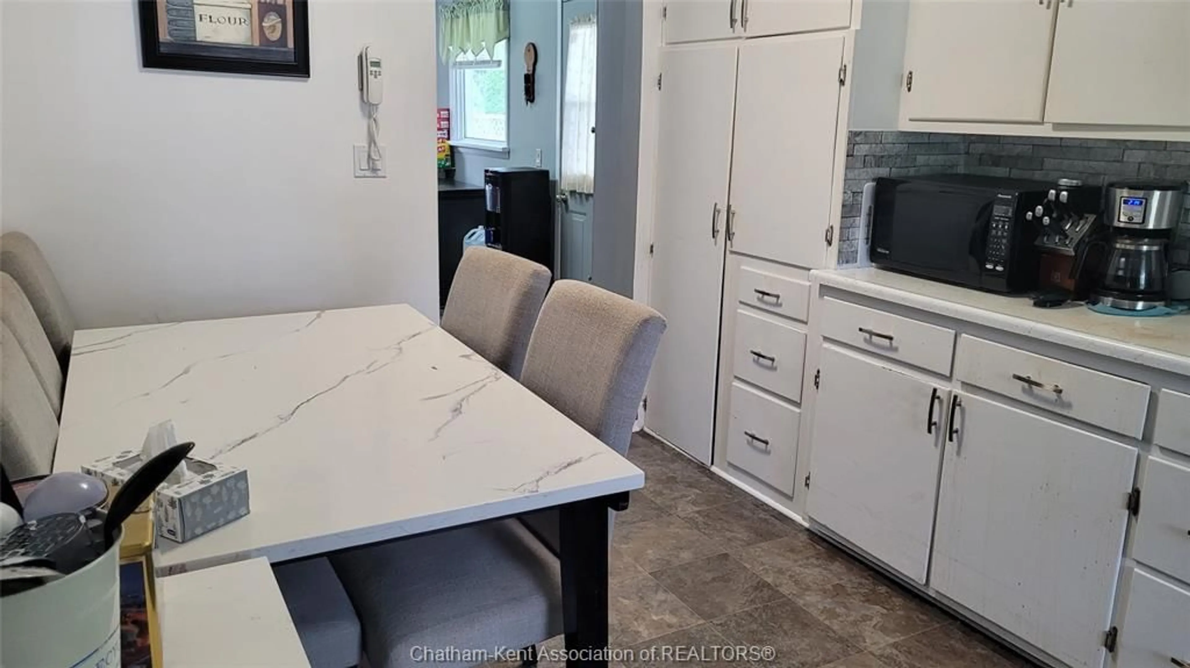 Unknown for 54 Dundas St, Wallaceburg Ontario N8A 2J2