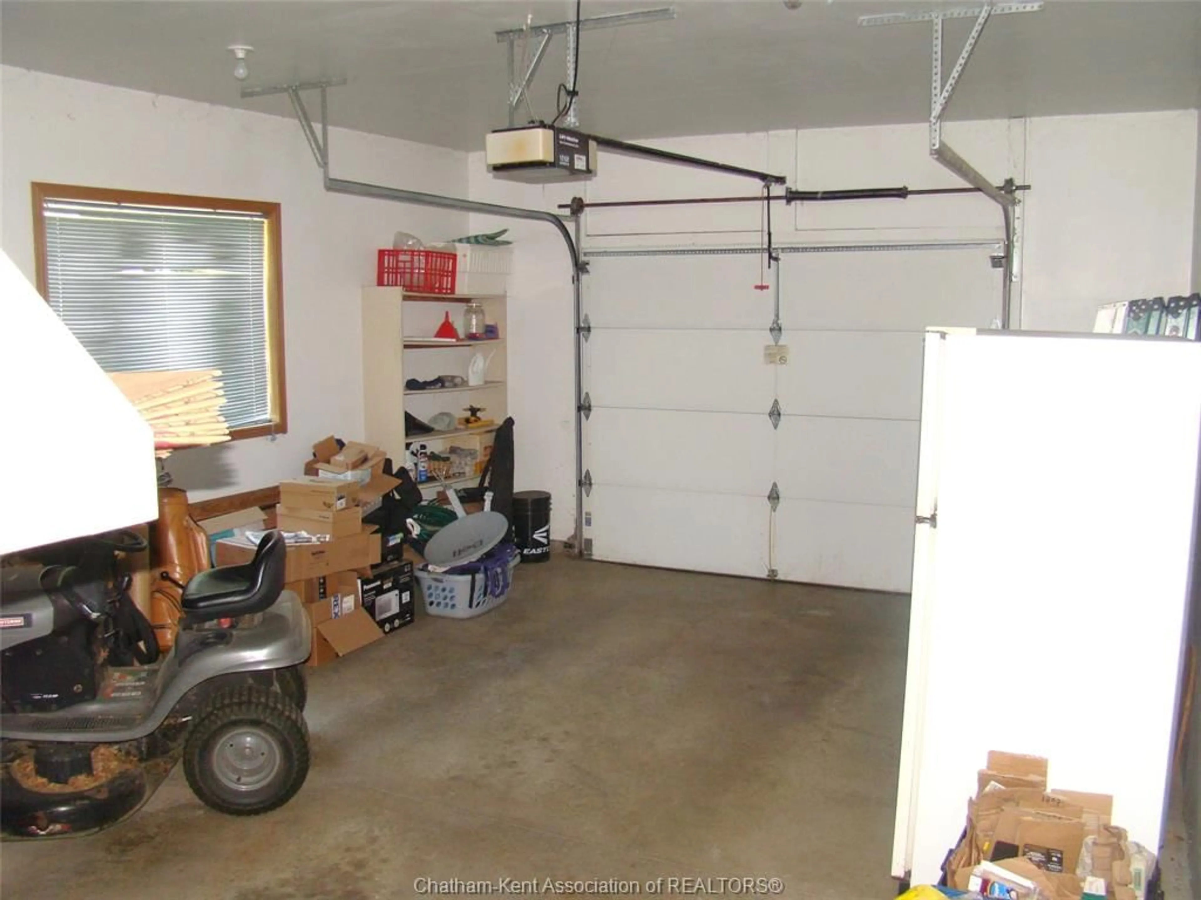 Indoor garage for 19A ERIE St, Ridgetown Ontario N0P 2C0